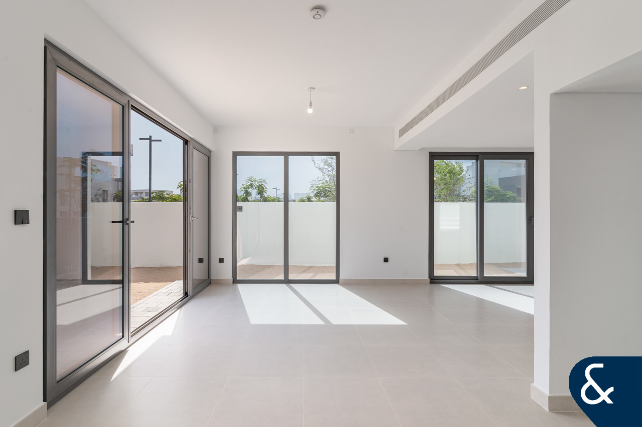 Single Row | Closed Kitchen | Vacant Now