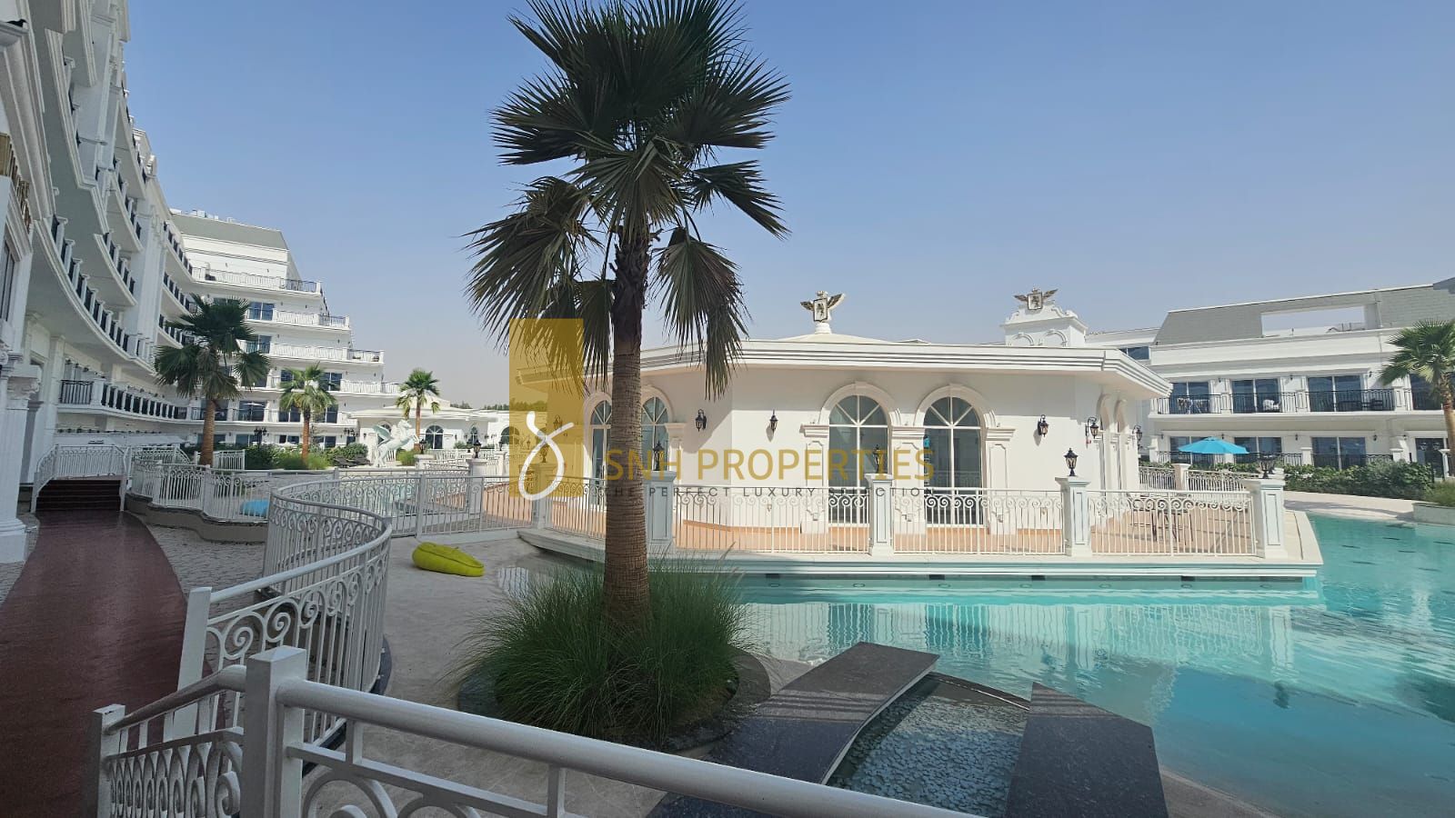 POOL VIEW | HIGHER FLOOR | CHILLER FREE