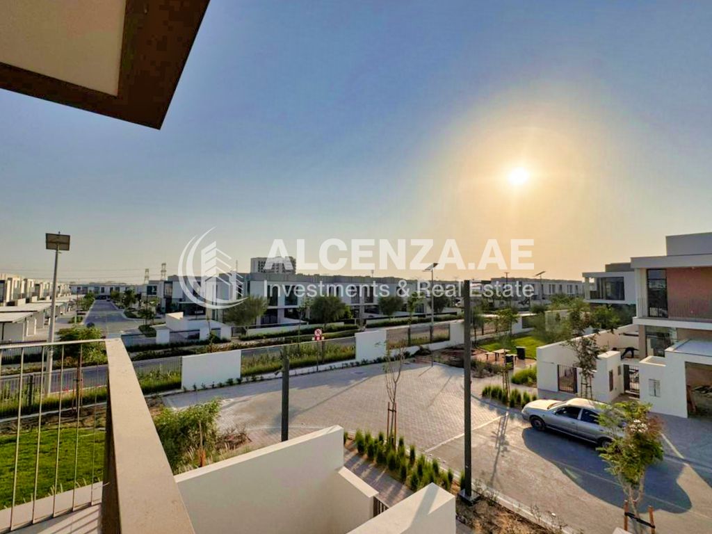 Single Row | Corner Unit | 4BR + Maids