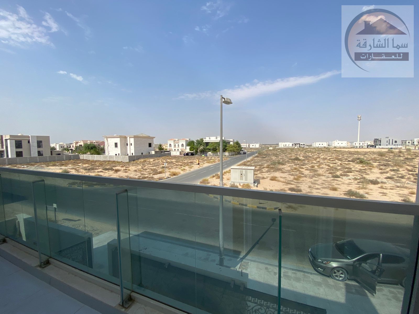 A small villa of 3200 square feet, a modern villa in the Al-Hawshi area, with four rooms and a hall, with two balconies, at a good price.