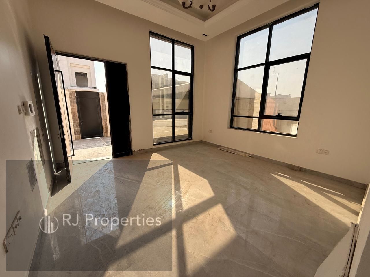 "Luxurious 6BHK Brand New Villa for Rent - Prime Location"
