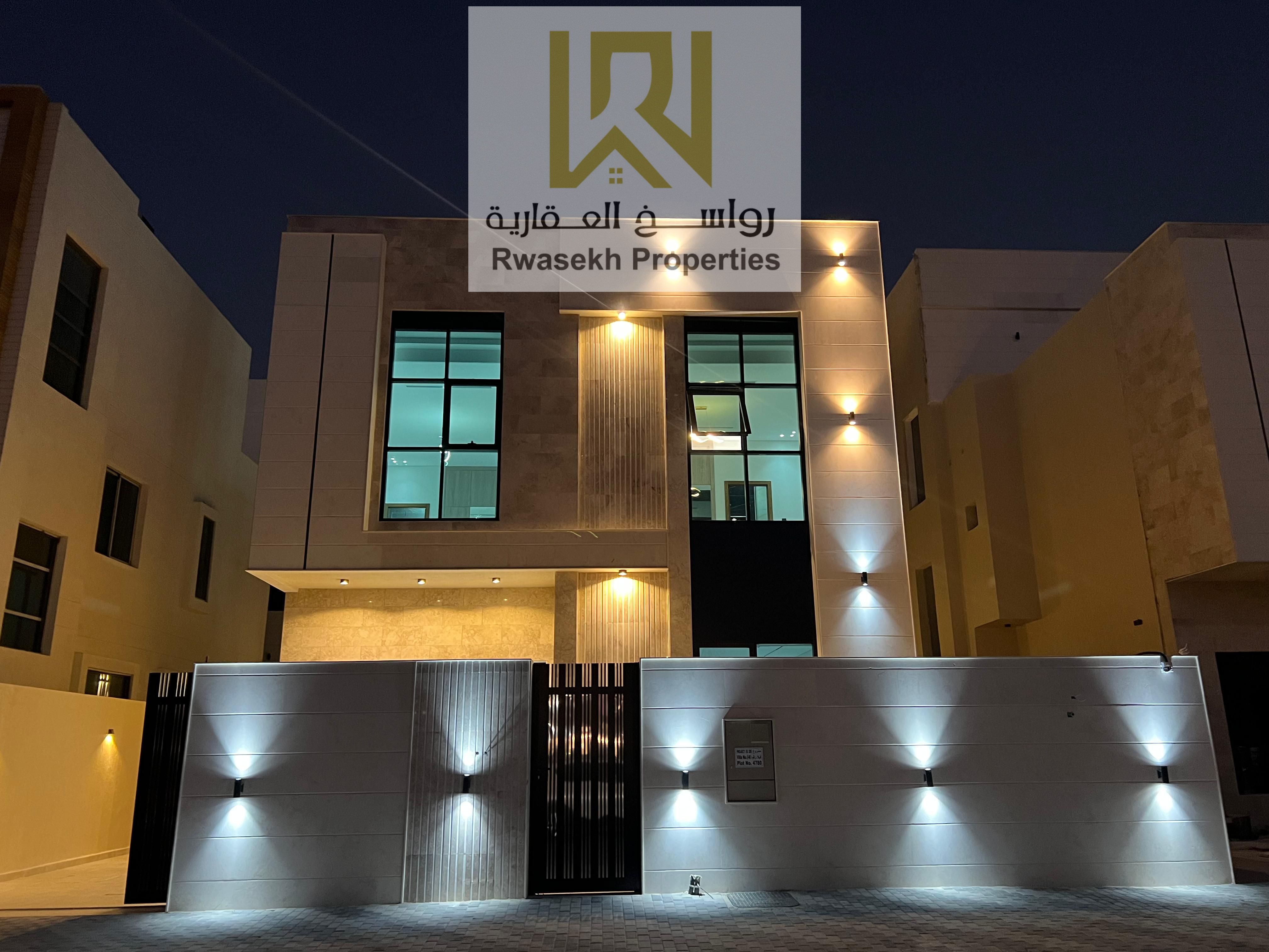 luxury 5 bedroom villa for sale prime locatio near yasmeen mall and garden