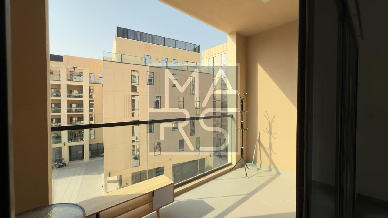Stylish Modern Apartment | Pedestrian-Friendly Community | Investment Resale Option