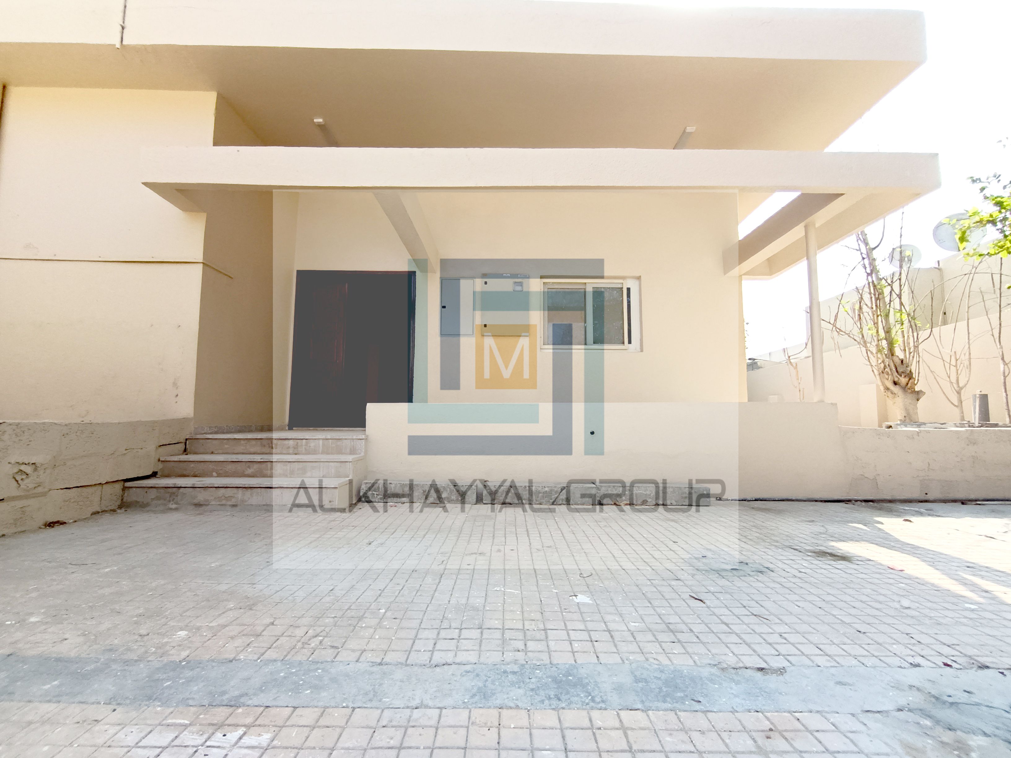 Fully REFURBISHED INDEPENDENT VILLA - | Ideal for Big Families | Private Compound