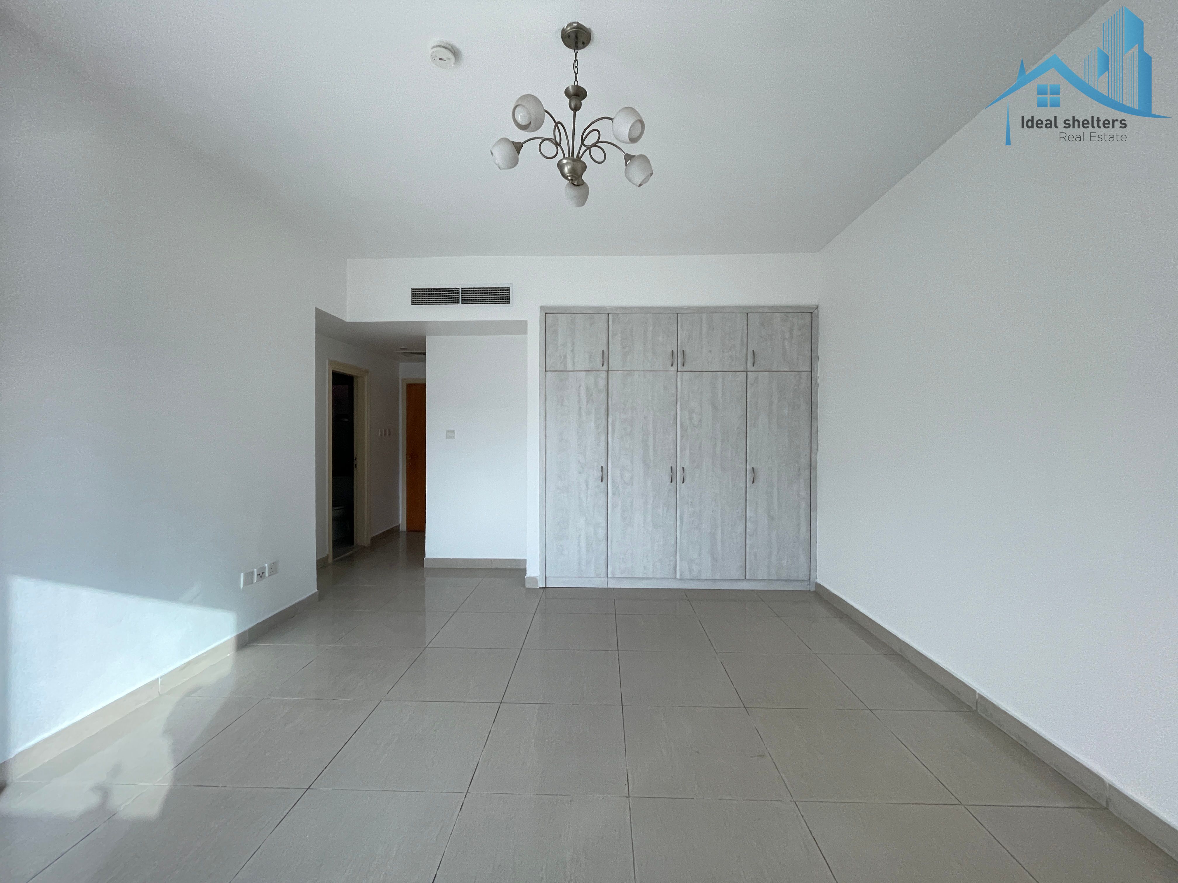 Bright & Huge || Ready To Move || Only Family || Maid Room