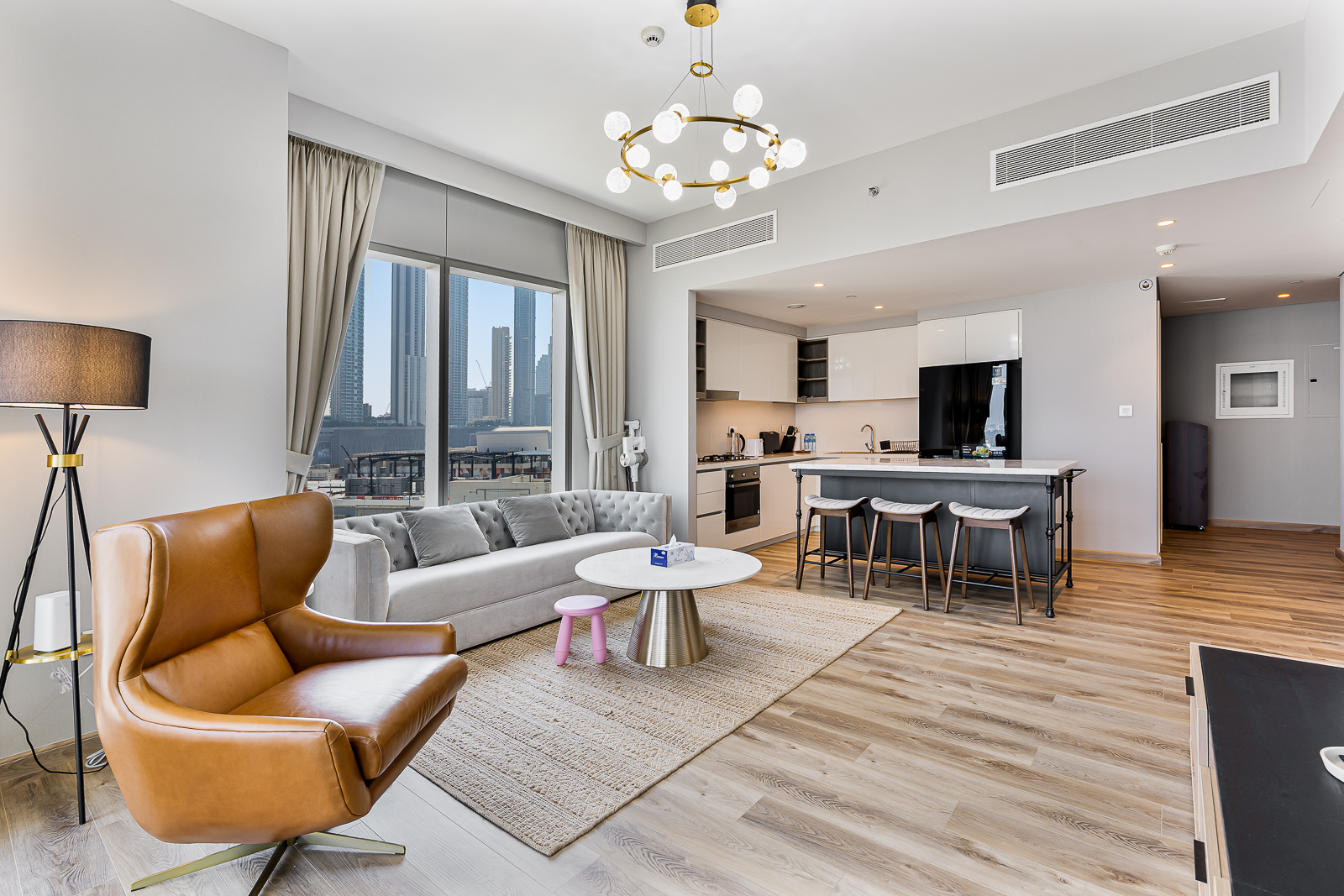 Bright 2BR APT Near The Burj Khalifa & Dubai Mall | Furnished | Flexible term