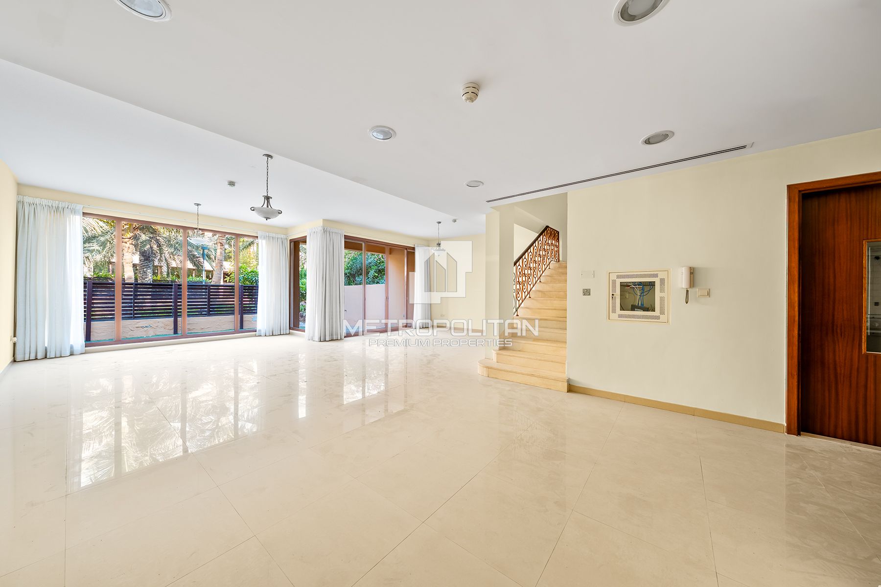 Upgraded | 4 BR Townhouse | Pool View | Vacant
