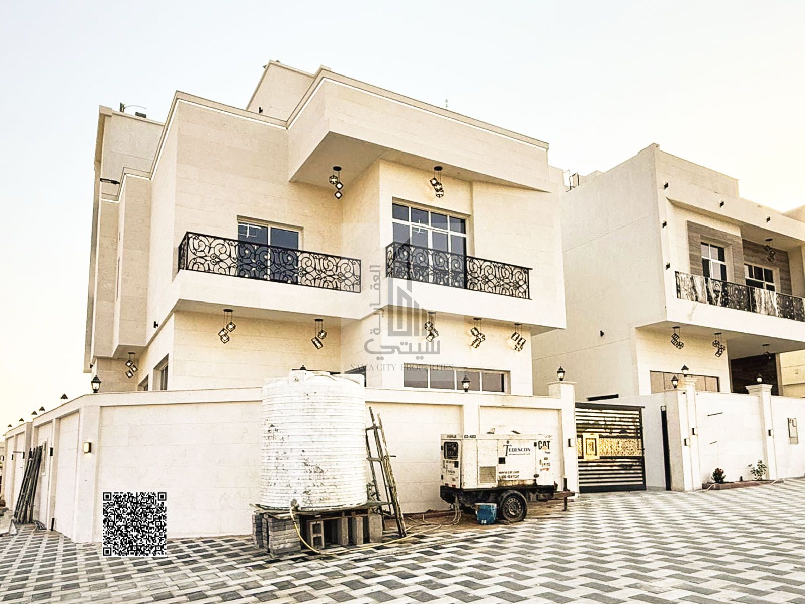 Modern Corner Villa and Free Central Air Conditioning!