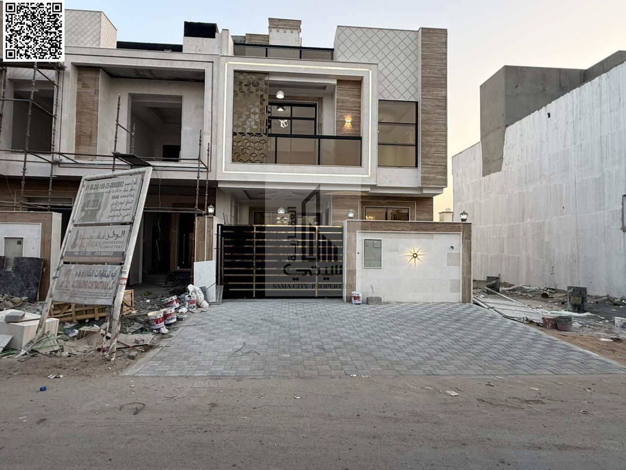 Villa for sale in Al Yasmeen area Features: 5 master bedrooms • Majlis with bathroom • Living room with bathroom • Main kitchen • Maid's room • Larg
