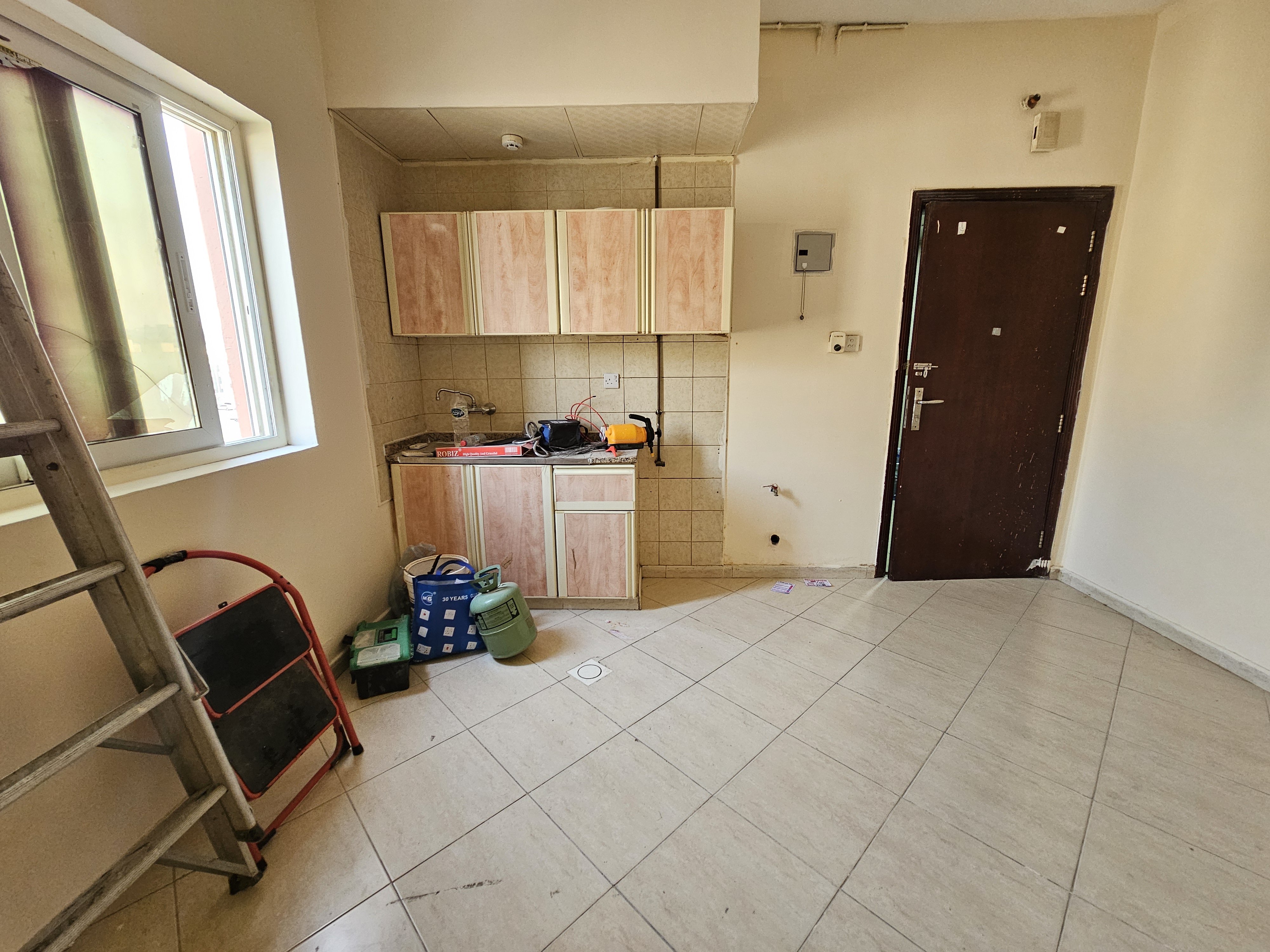 Primum Specious Studio For Family // Deposite Only Cheque // In School Area