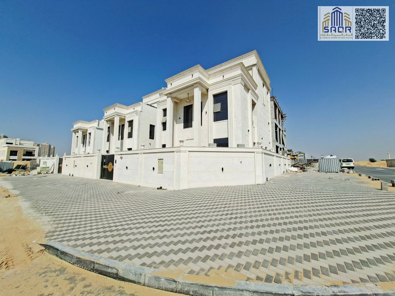 Deluxe villa, classic design, freehold for all nationalities / easy bank financing / two floors and a roof / 6 master bedrooms