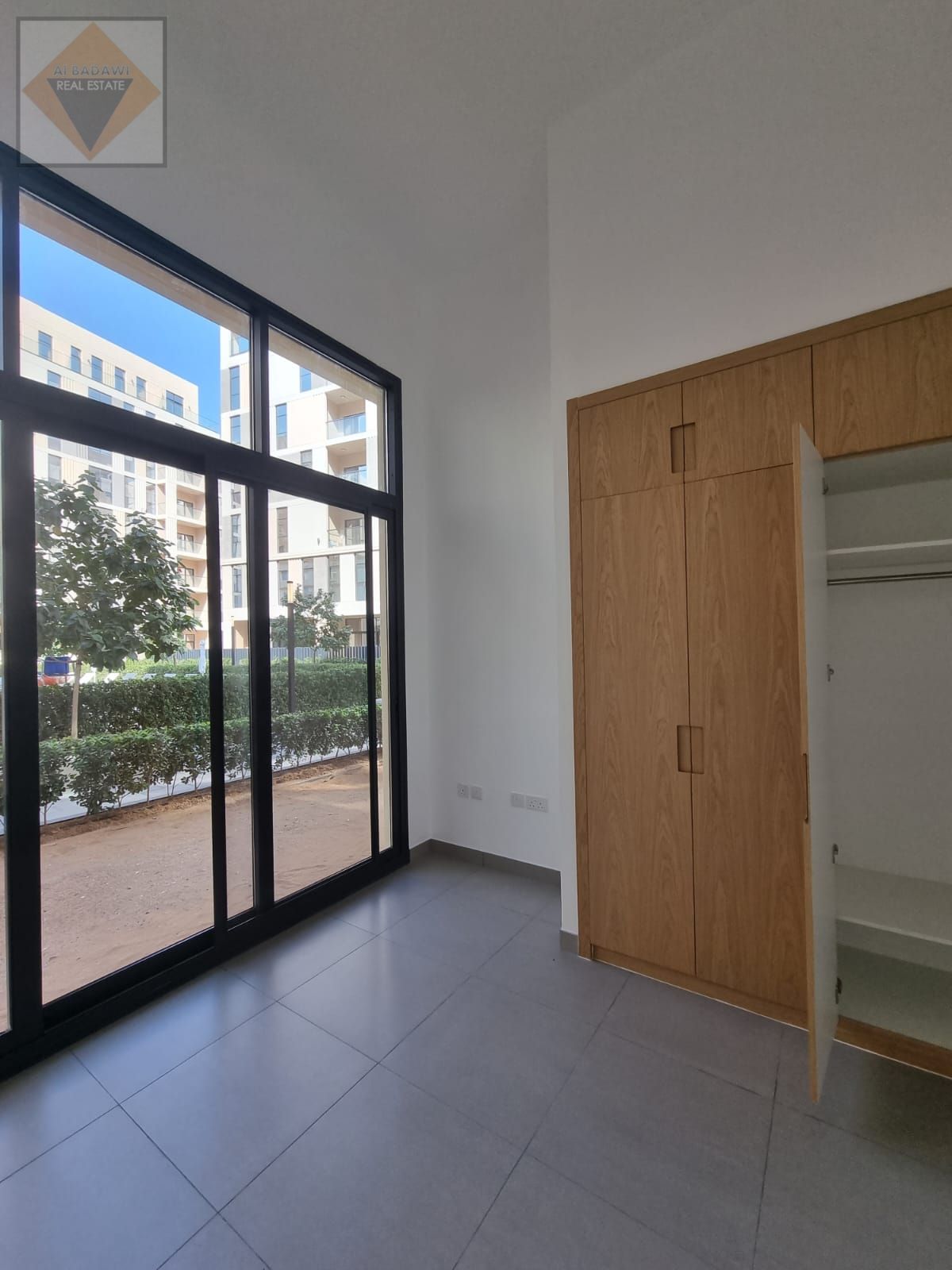 Modern 1-Bedroom Apartment with Pool View | Fully Equipped Kitchen | RD4 Building
