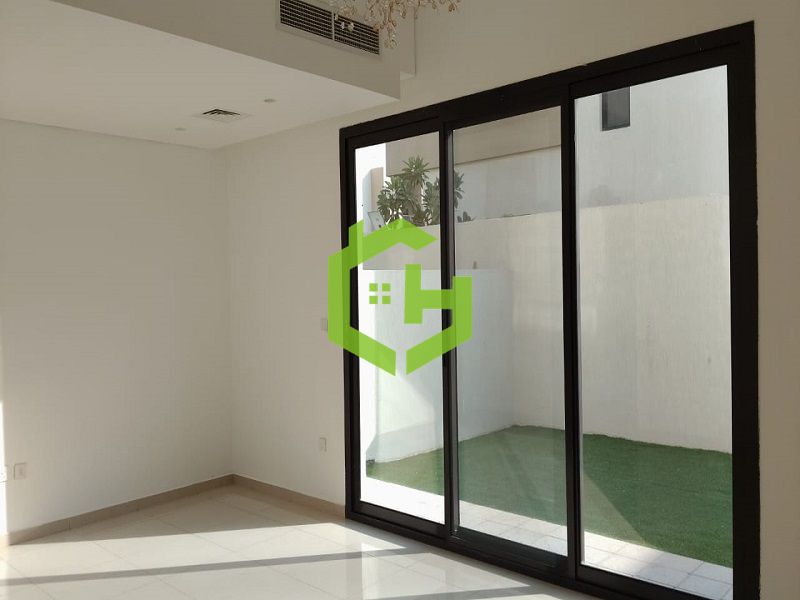 3 Bed Townhouse| For Rent | in Nasma Residence |