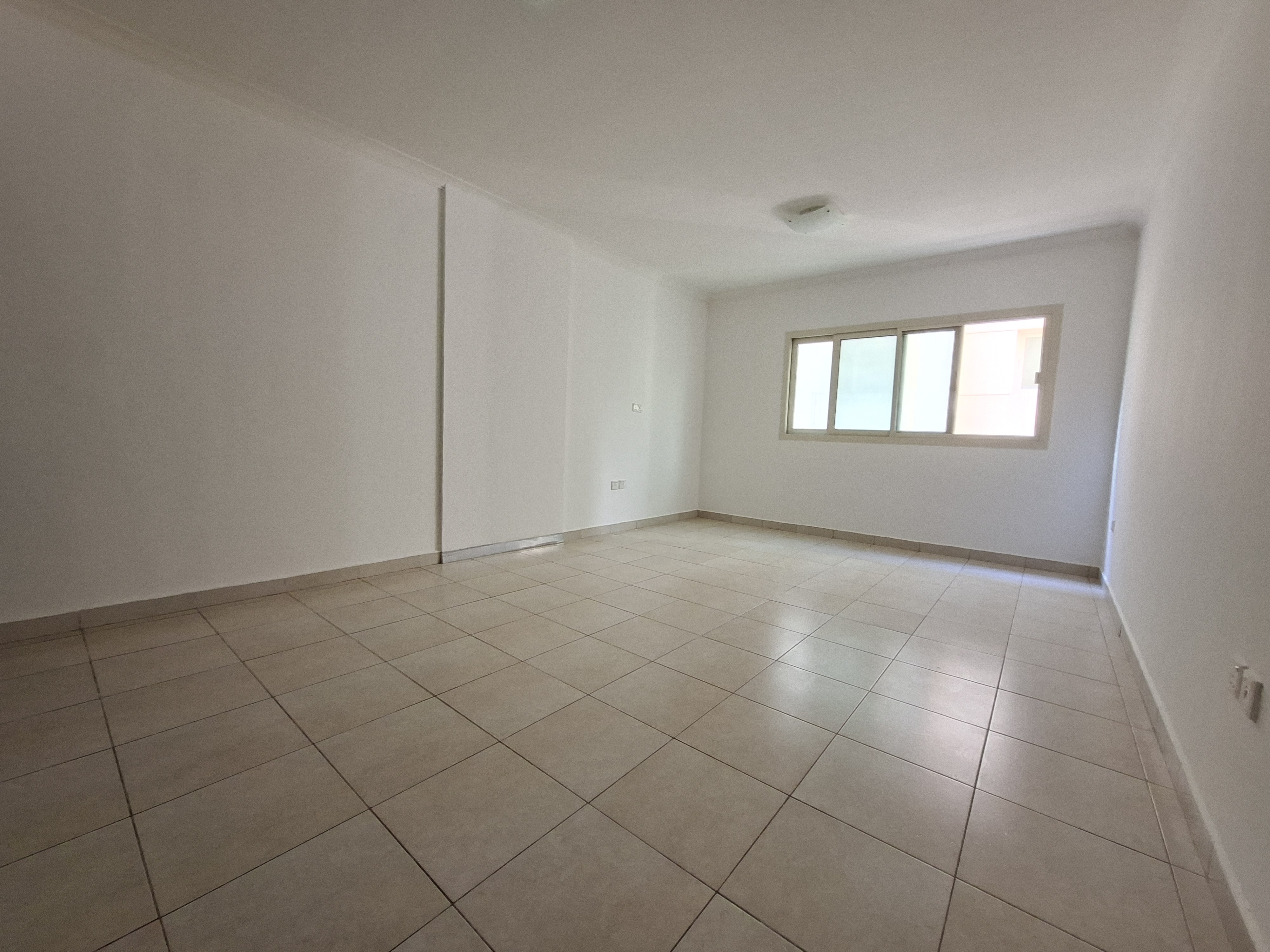 Very big Luxury 1. bhk APARTMENT with parking near to Muwailah park
