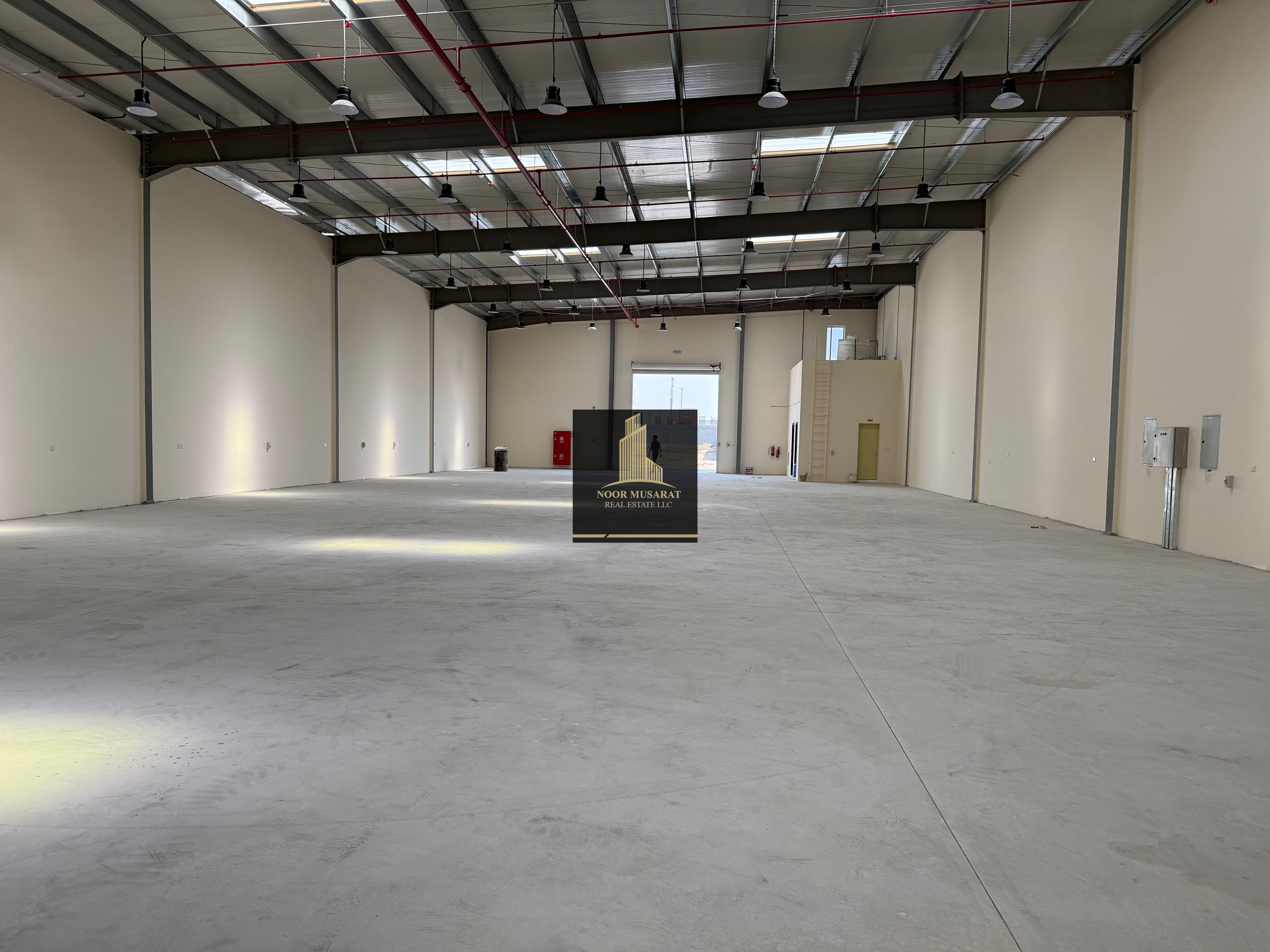 Brand new 8000 sq ft warehouse with Electrcity 50kw rent 470k al saja sharjah