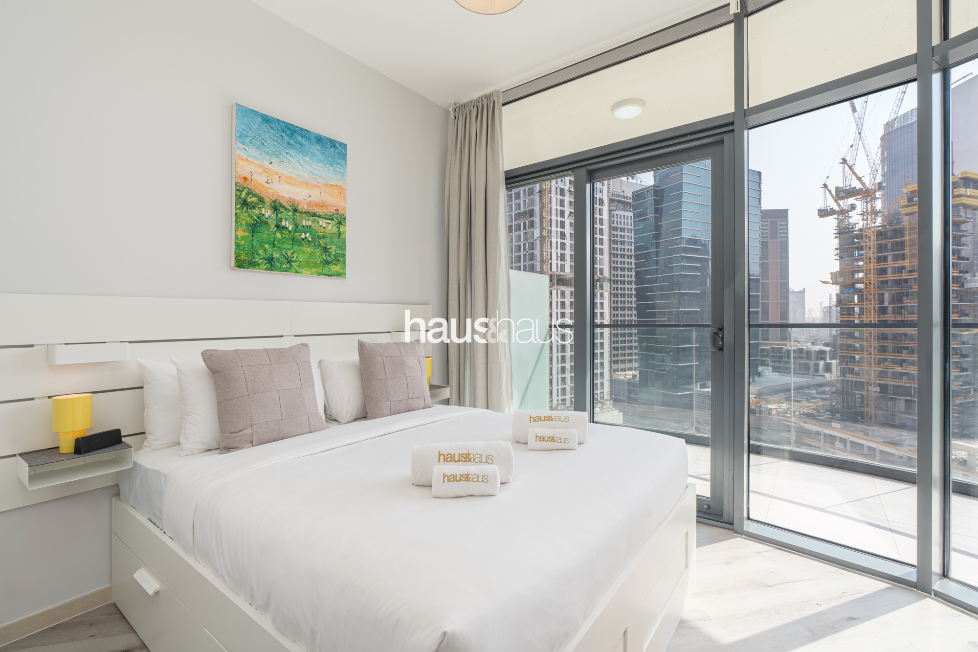 Canal View | Chic and Vibrant | Modern Comforts