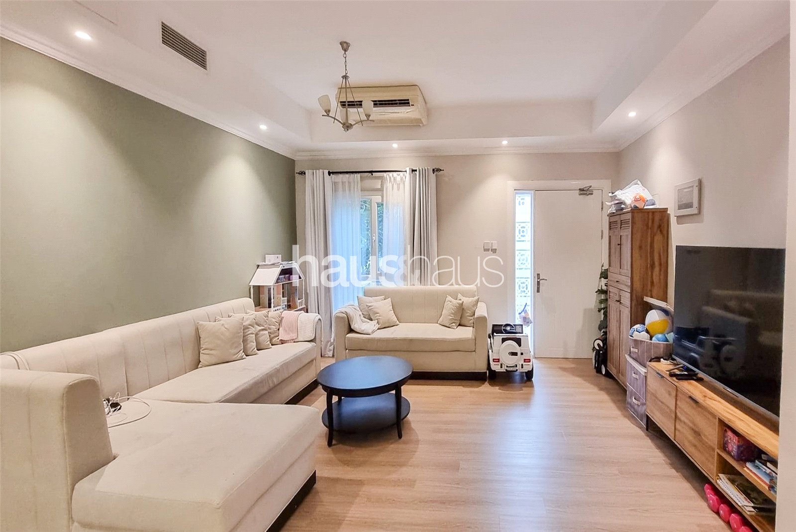 Upgraded | Vacant on Transfer | Private Garden