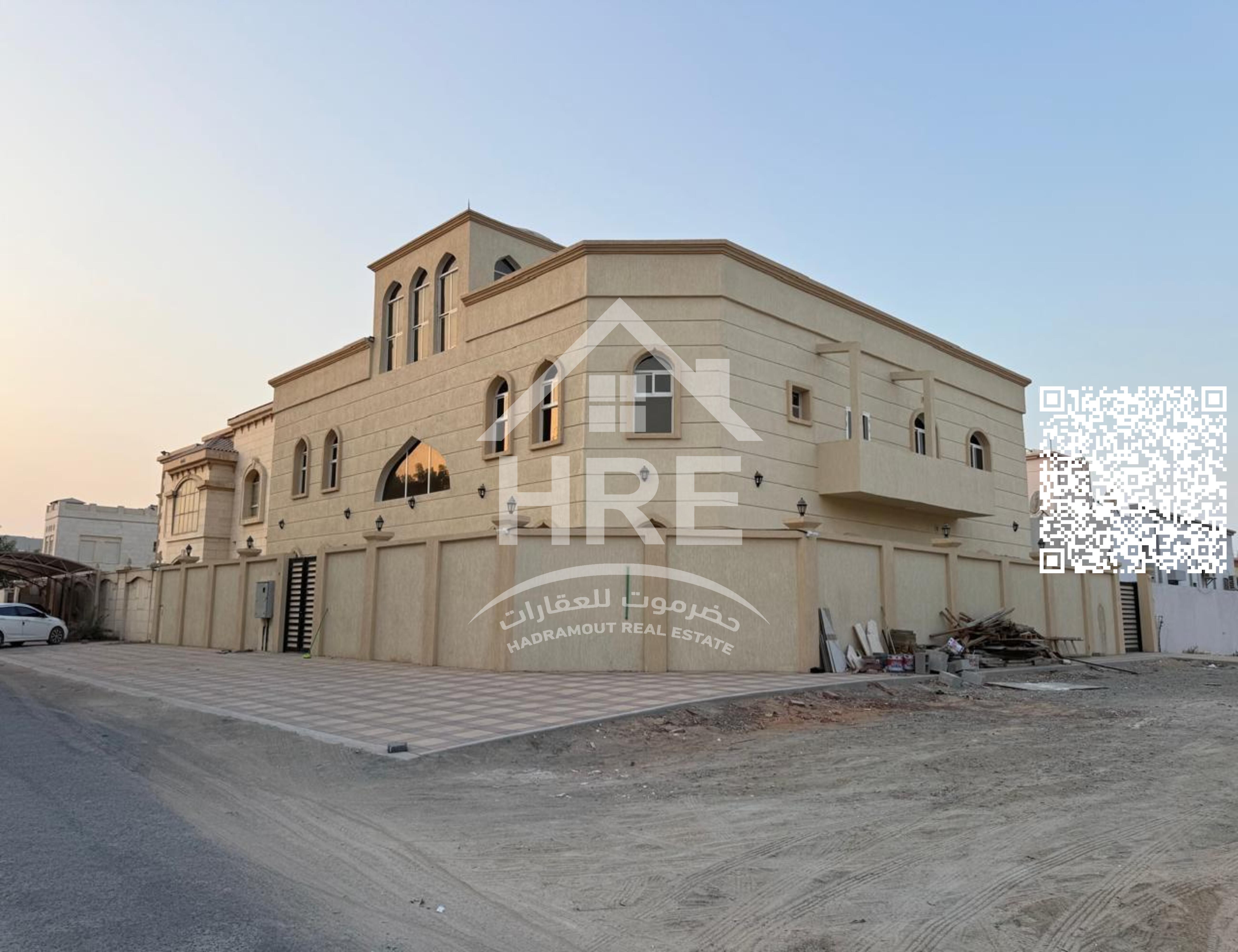 • Huge 12 bedroom villa on 8,500 sq ft