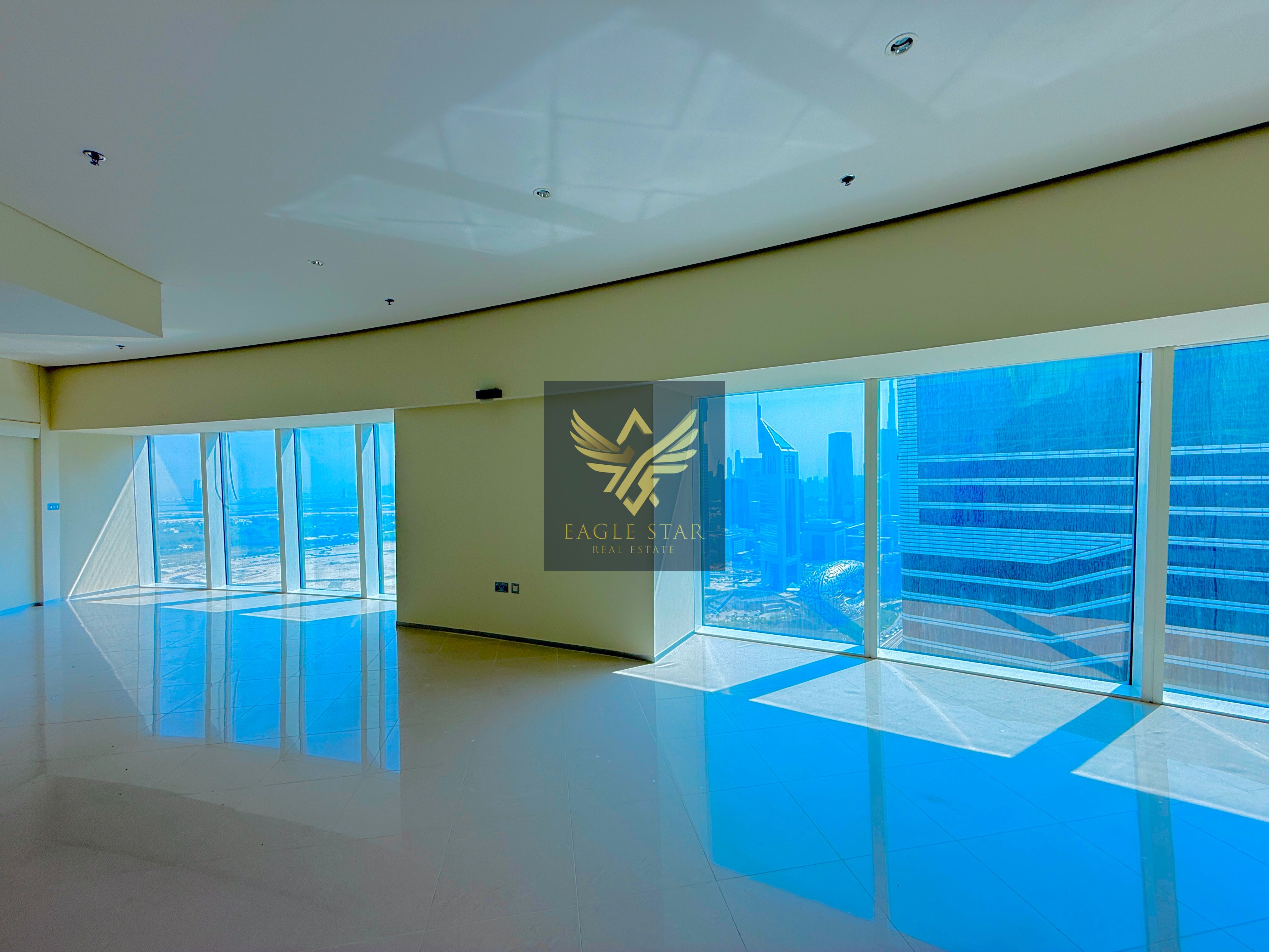 Chiller Free / Huge Layout / Ready To Move / Panoramic View