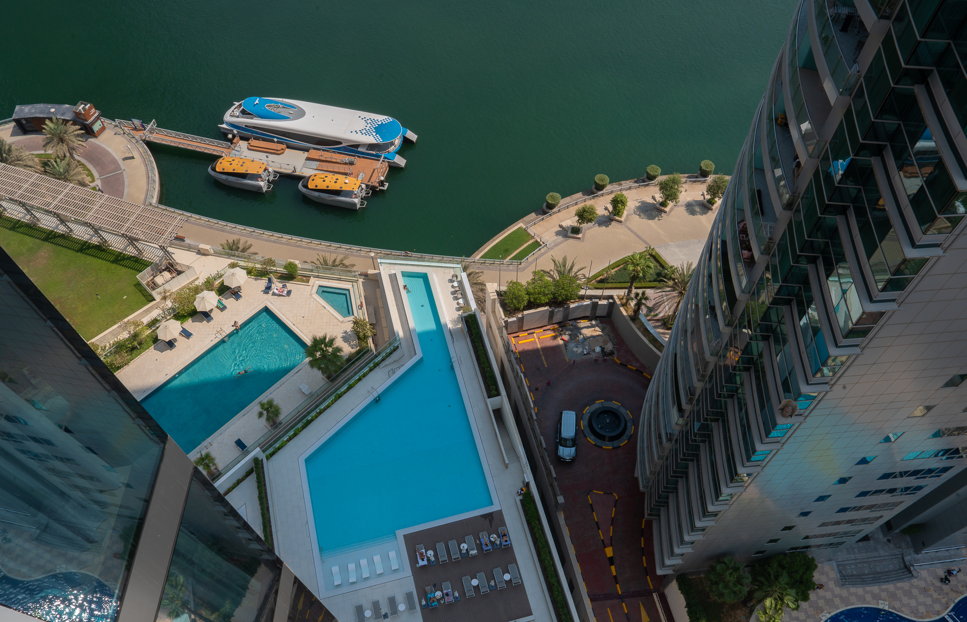 Waterfront 1 BR Apartment in LIV Marina