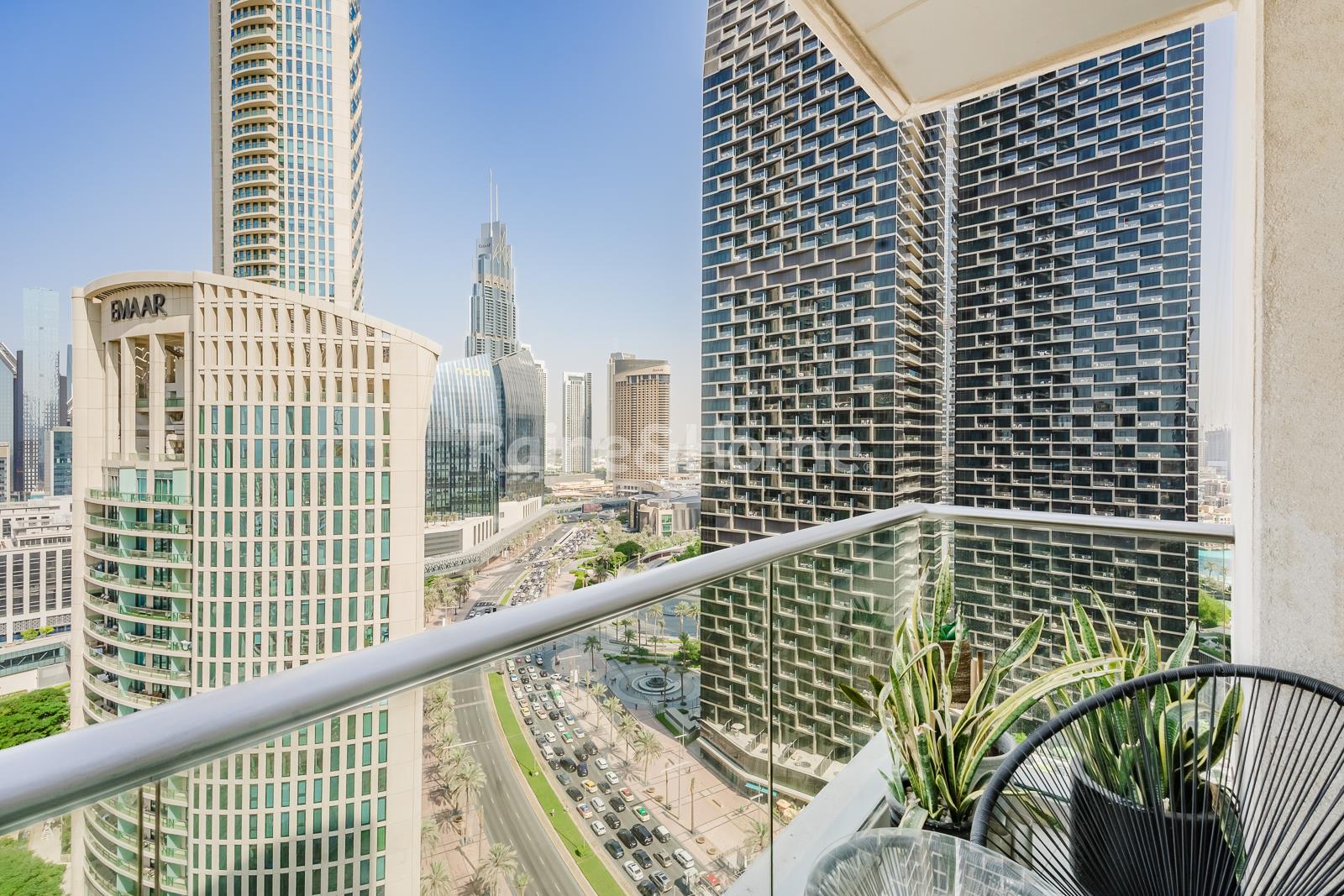 Skyscraper Serenity | Modern 1-BR | Downtown Views