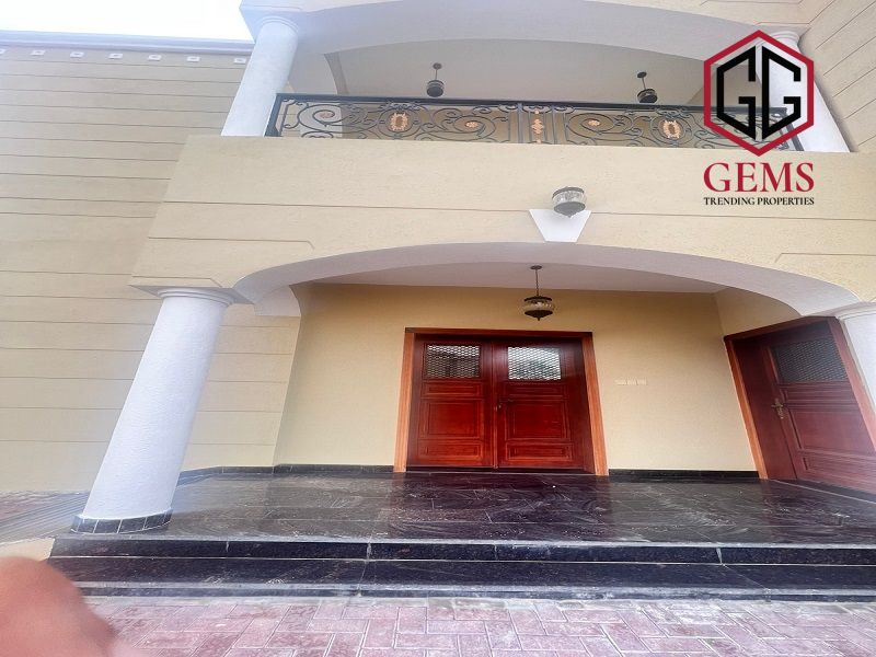 HUGE | SERVANT BLOCK | PRIME LOCATION | GARDEN