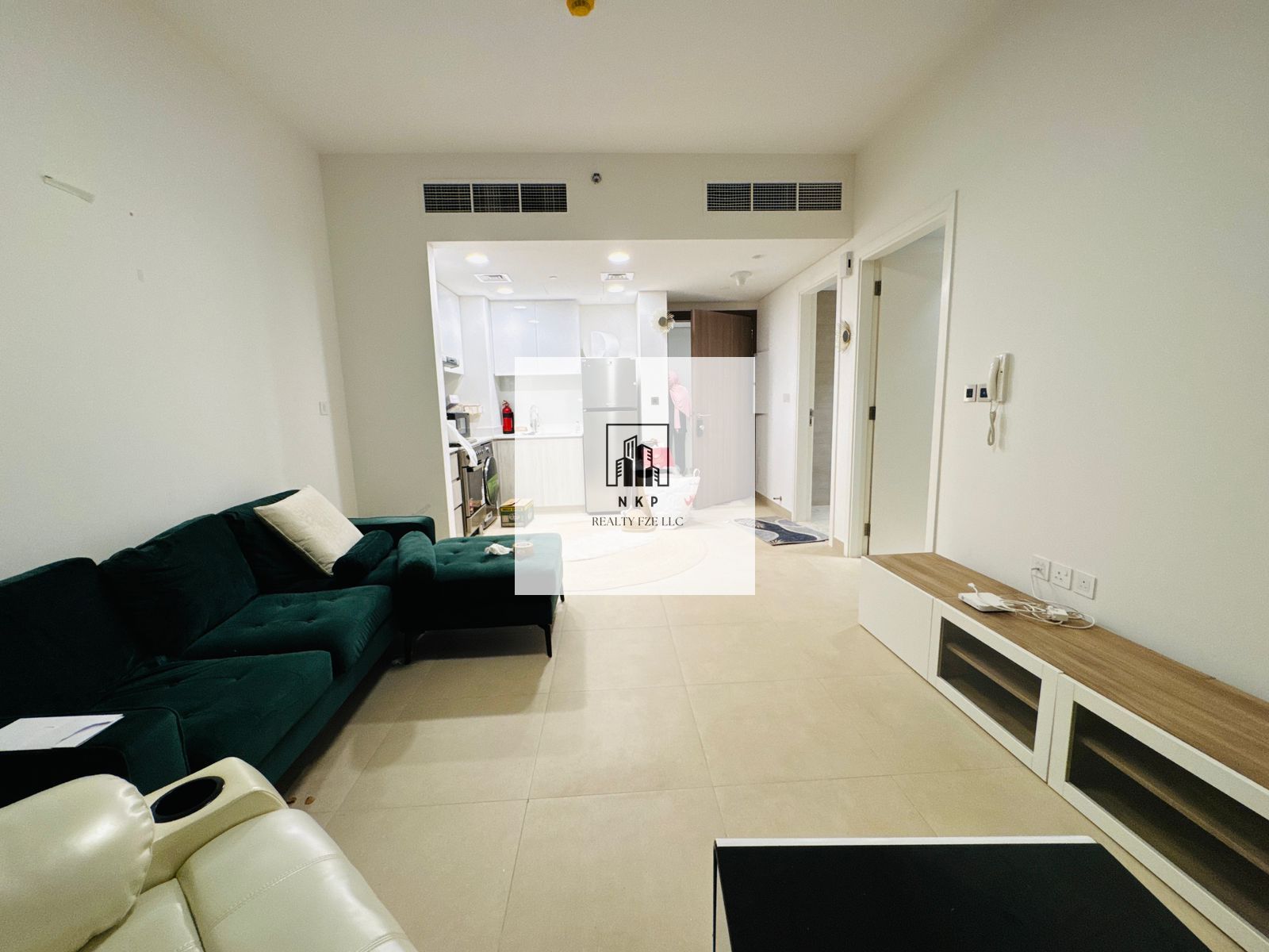 Spacious luxurious lush fully furnished 1bhk apartment with 2 bathroom and balcony