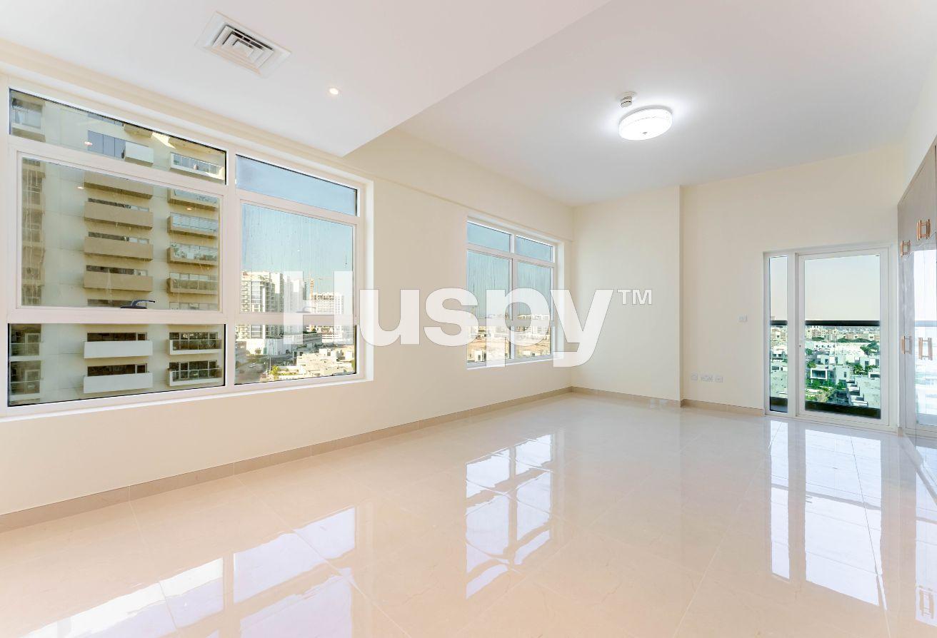 Mid Floor | Vacant | Villa View