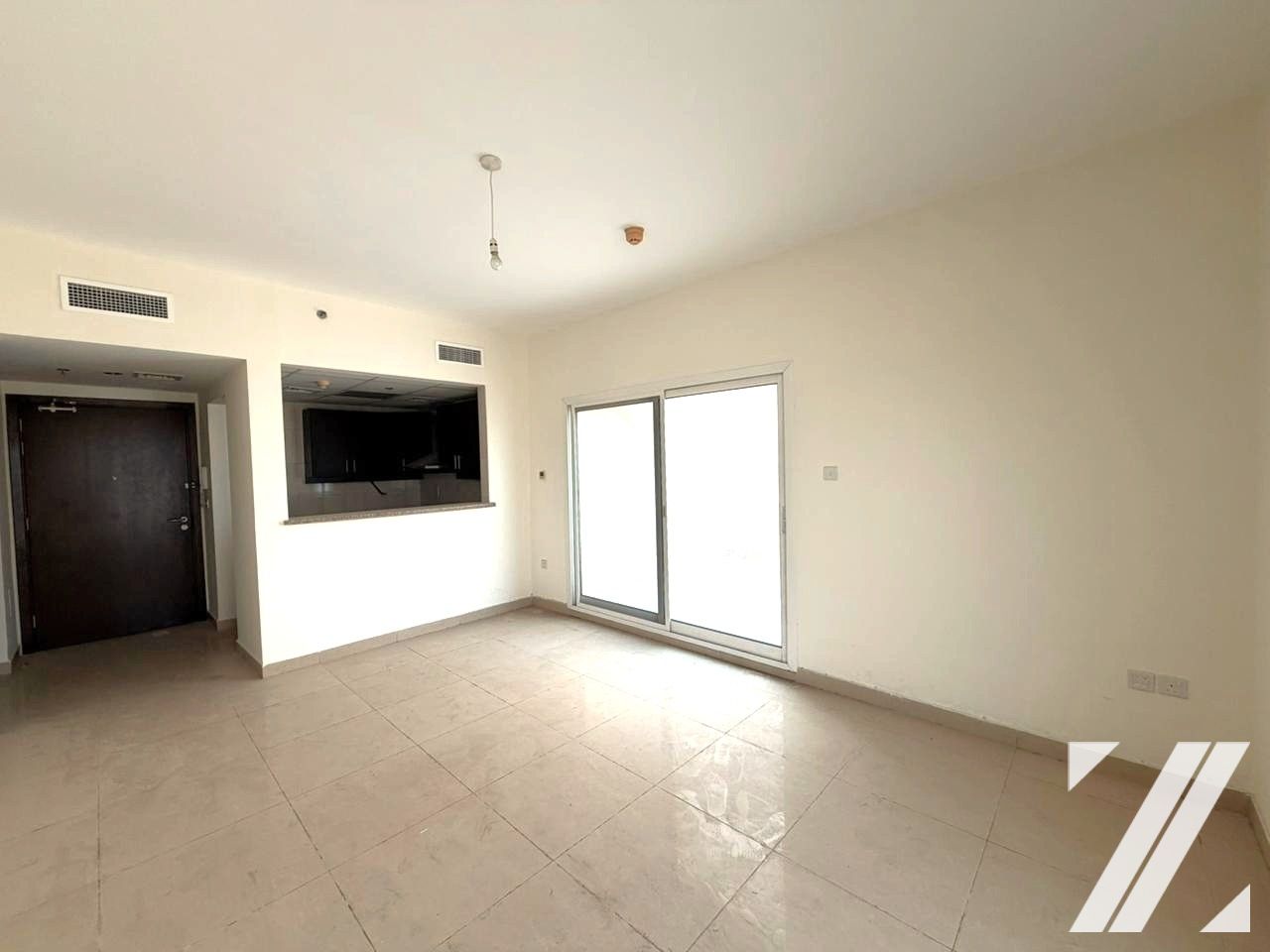 Spacious / Private Roof Deck Balcony + Terrace
