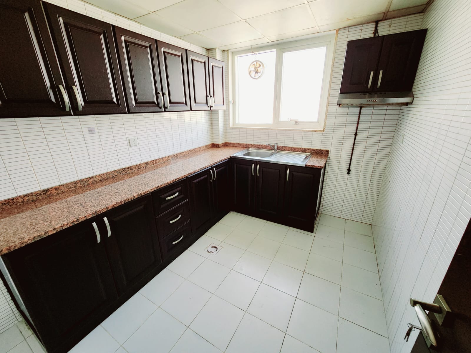 School area 1 BHK available fully family building in Muwailha Sharjah Call Ahsan Ali