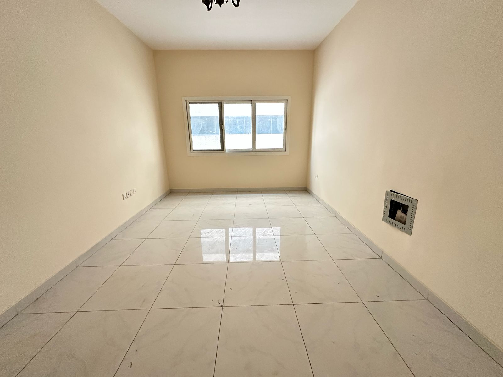 Amazing offer 2 BHK Apartment fully family building near madina shopping cantar only 37k in Muwailha Sharjah Call Ahsan Ali