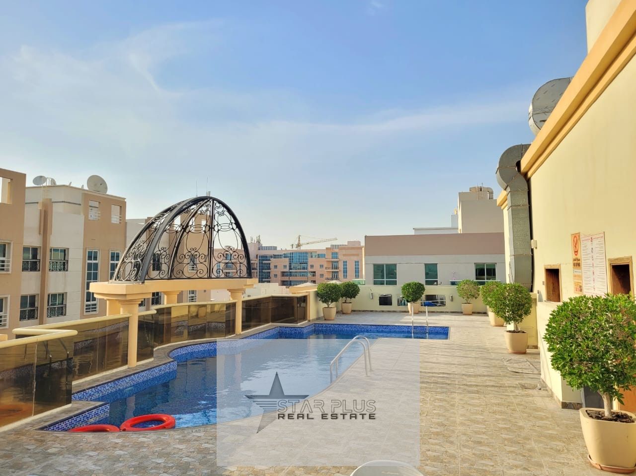 NEAR TO EXIT VERY SPACIOUS AND LUXURIOUS 2BHK WITH CLOSE KITCHEN AND COVERD PARKING