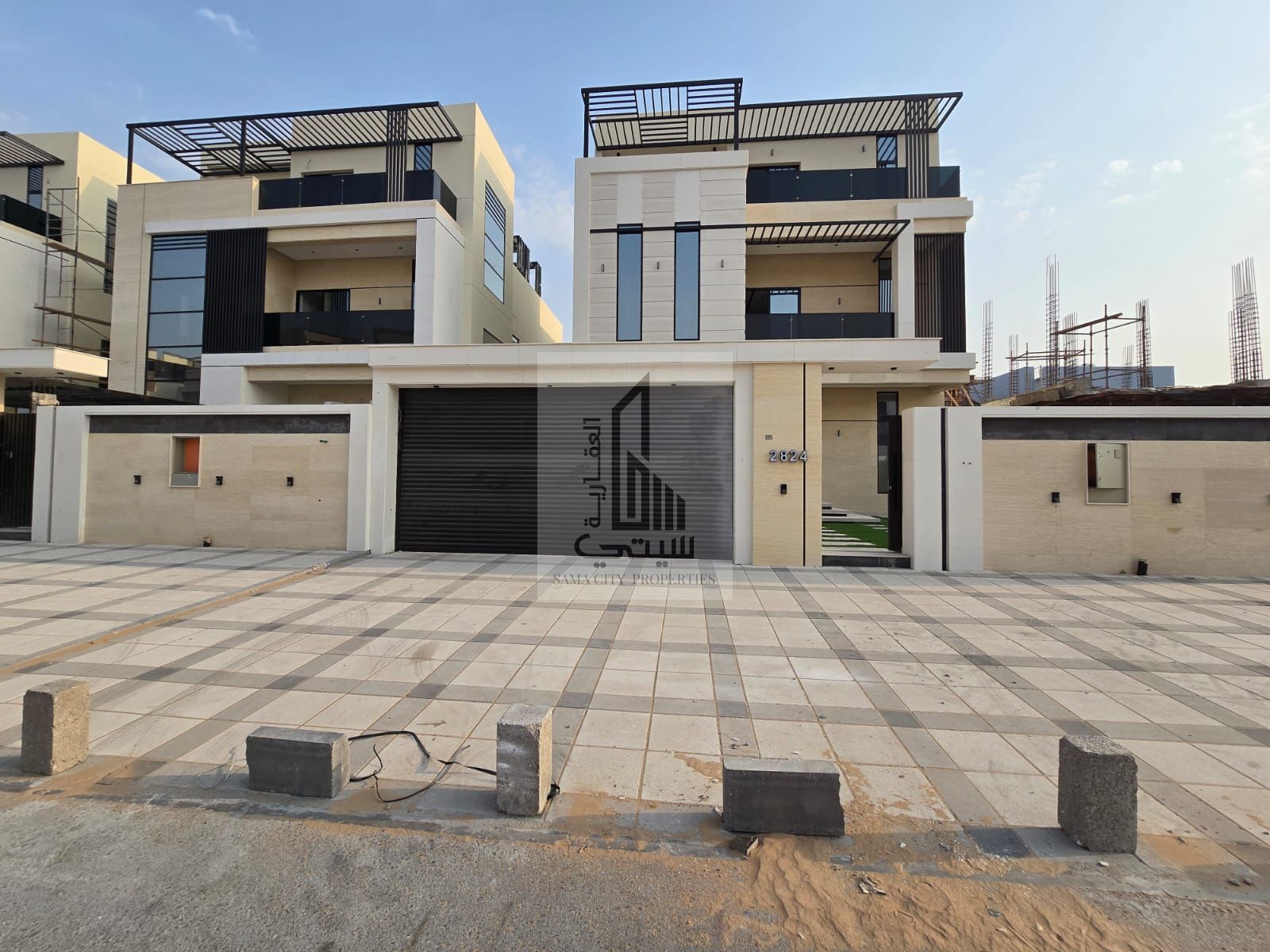 For sale: A distinctive classic villa with the finest finishes, directly on Sheikh Mohammed bin Zayed Road, including registration and ownership fees