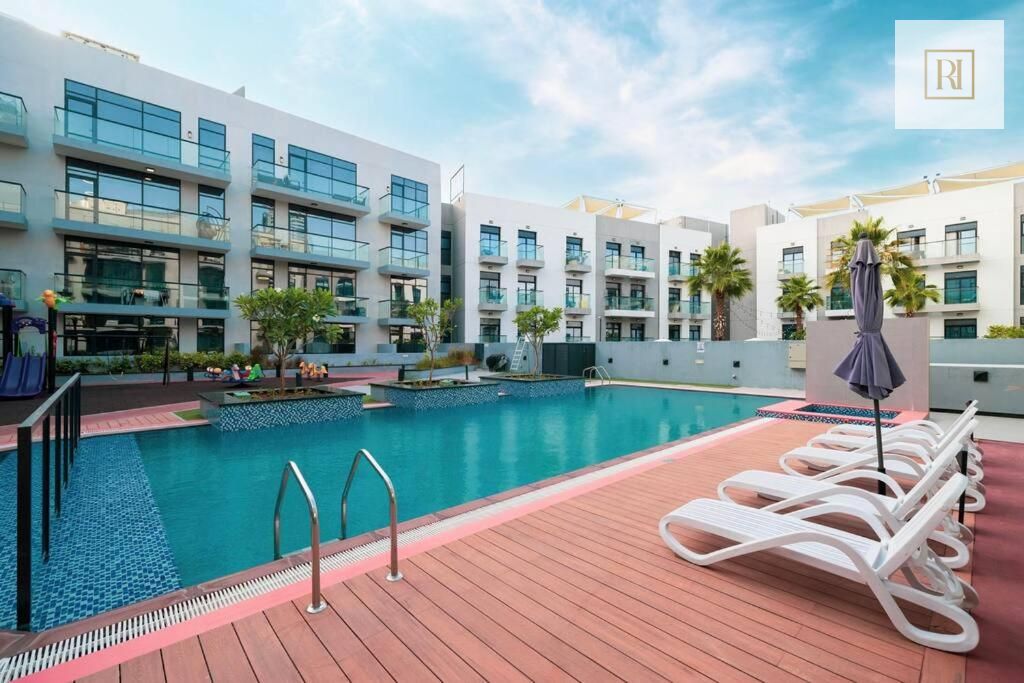 Chic Modern 1BR in JVC with Rooftop Lounge & Pool