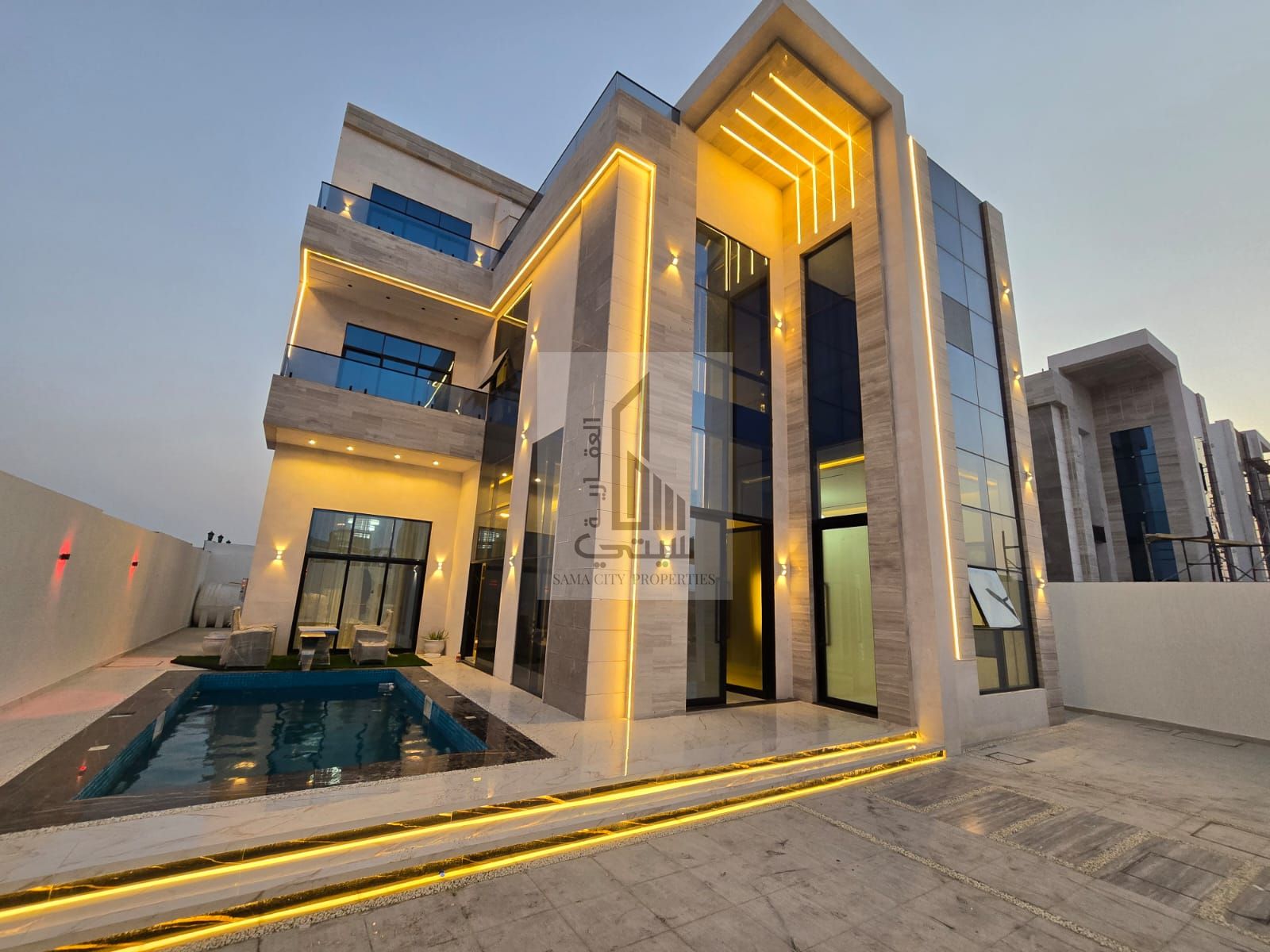 For sale: A distinctive classic villa with the finest finishes, plus a swimming pool, directly on Sheikh Mohammed bin Zayed Road. Registration and own
