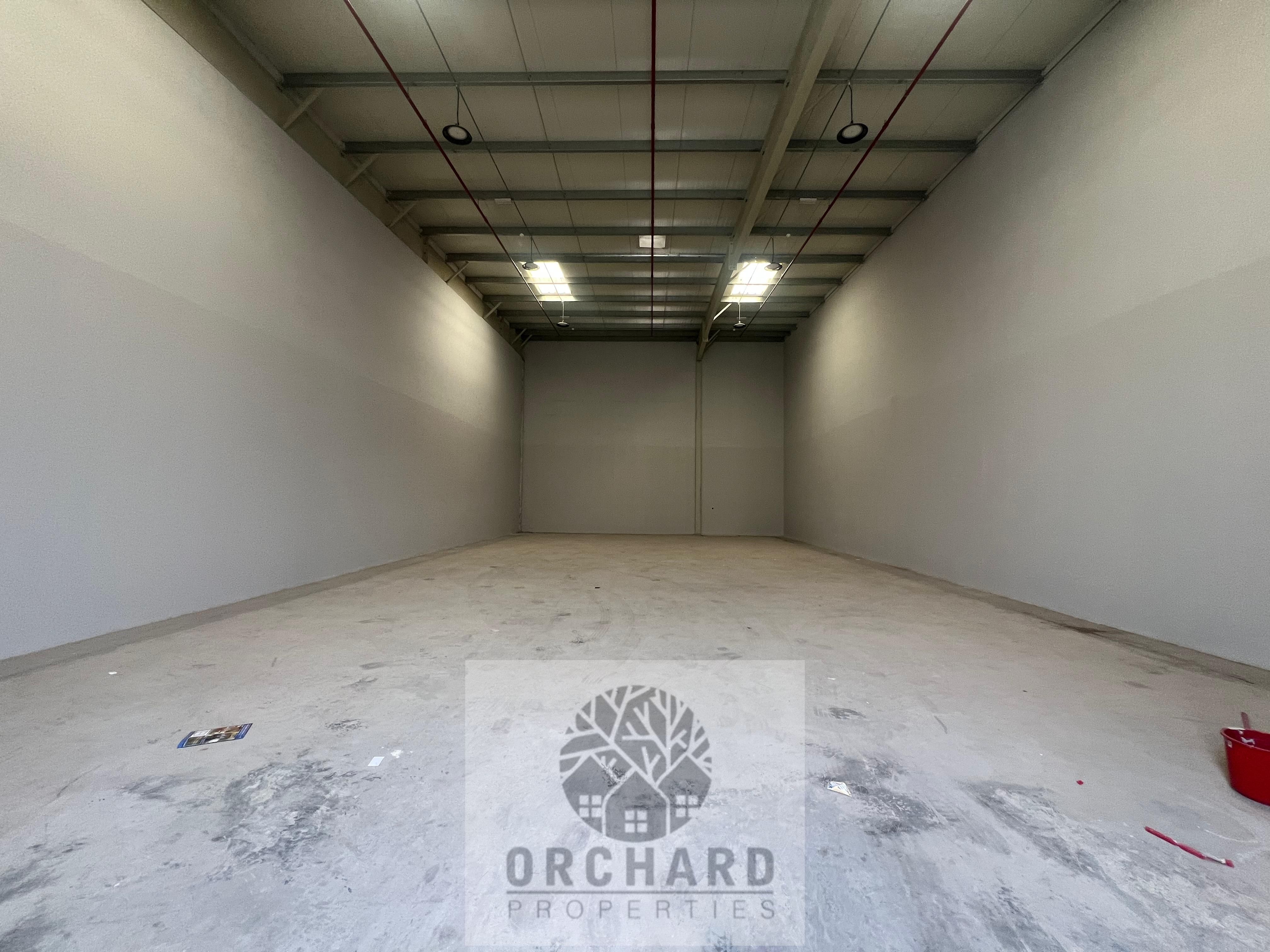 READY /. WAREHOUSE / 2500 SQFT / EASY WAY LOADING AND UNLOADING