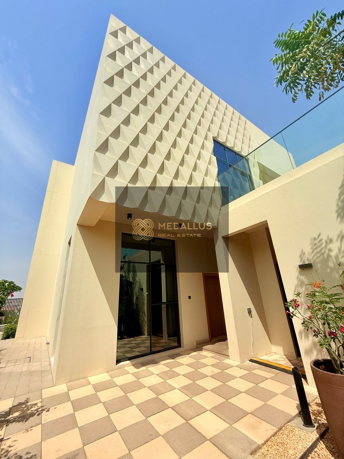 SPACIOUS TOWNHOUSE | LAGOON COMMUNITY | CLOSE TO DUBAI | 5% PAYMENT PLAN | PREMIUM UNIT