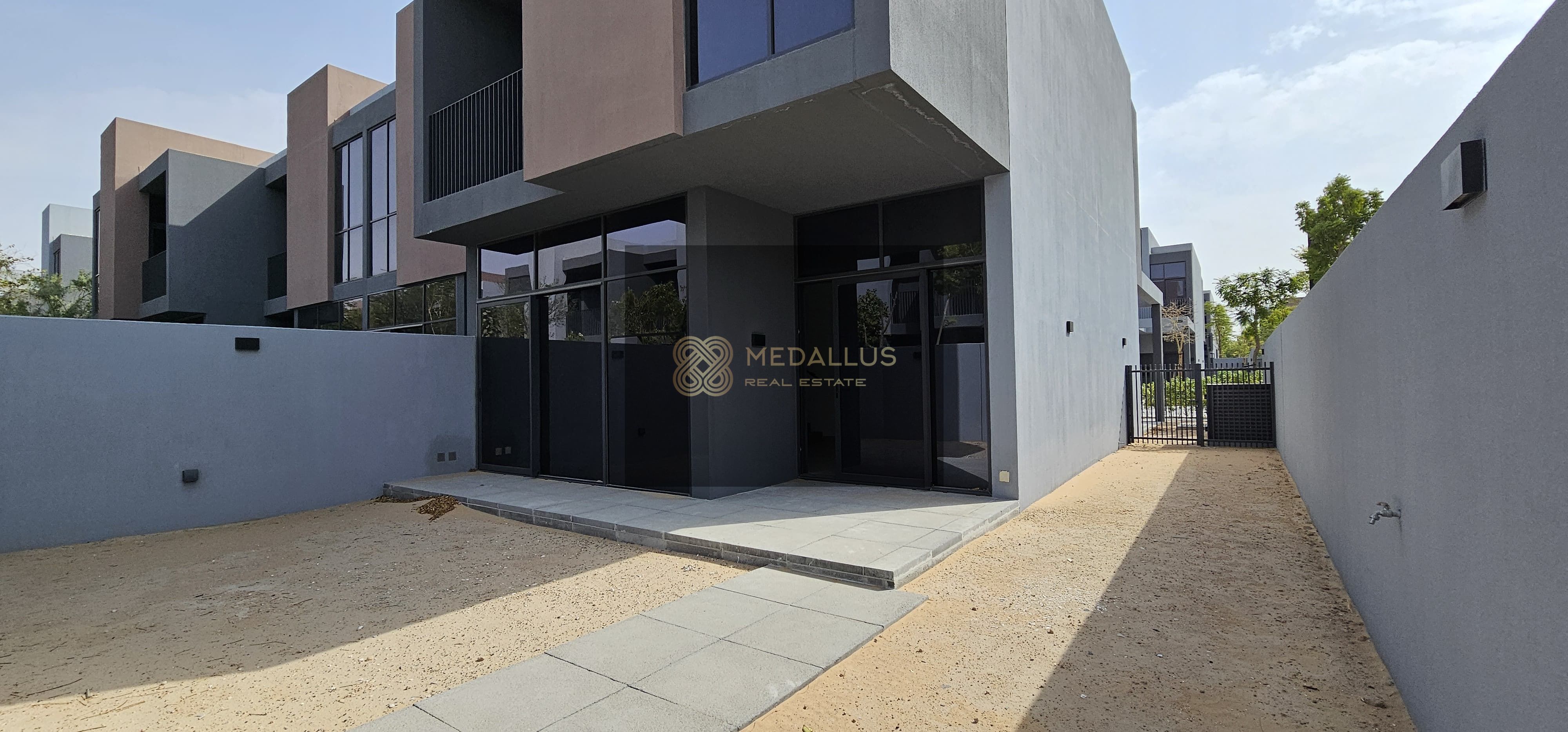 EXCLUSIVE UNIT | READY | LUXURY VILLA | CORNER UNIT | PREMIUM COMMUNITY