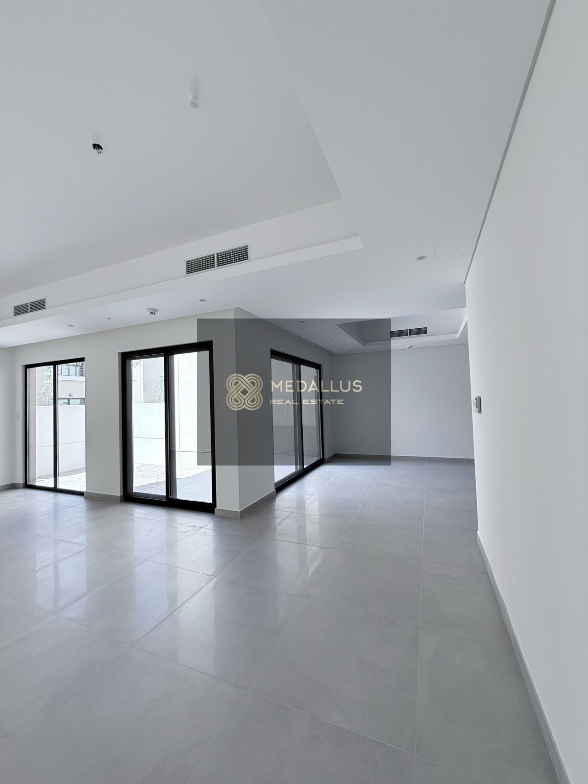 Spacious Townhouse | Freehold | High ROI | Prime Location