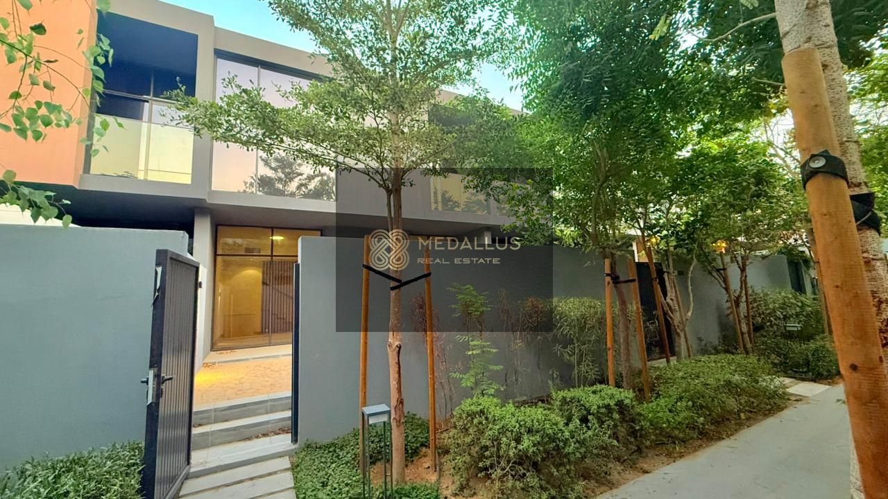 Luxury Townhouse | Ready To Move | Prime Location | Easy Connectivity | Turnkey Property