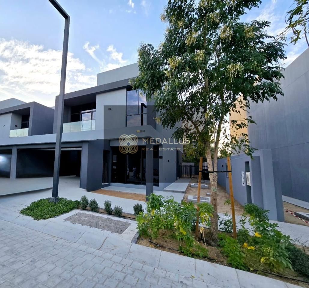 4 Br Villa | Ready | Forest Community | Best Price | Golden Visa