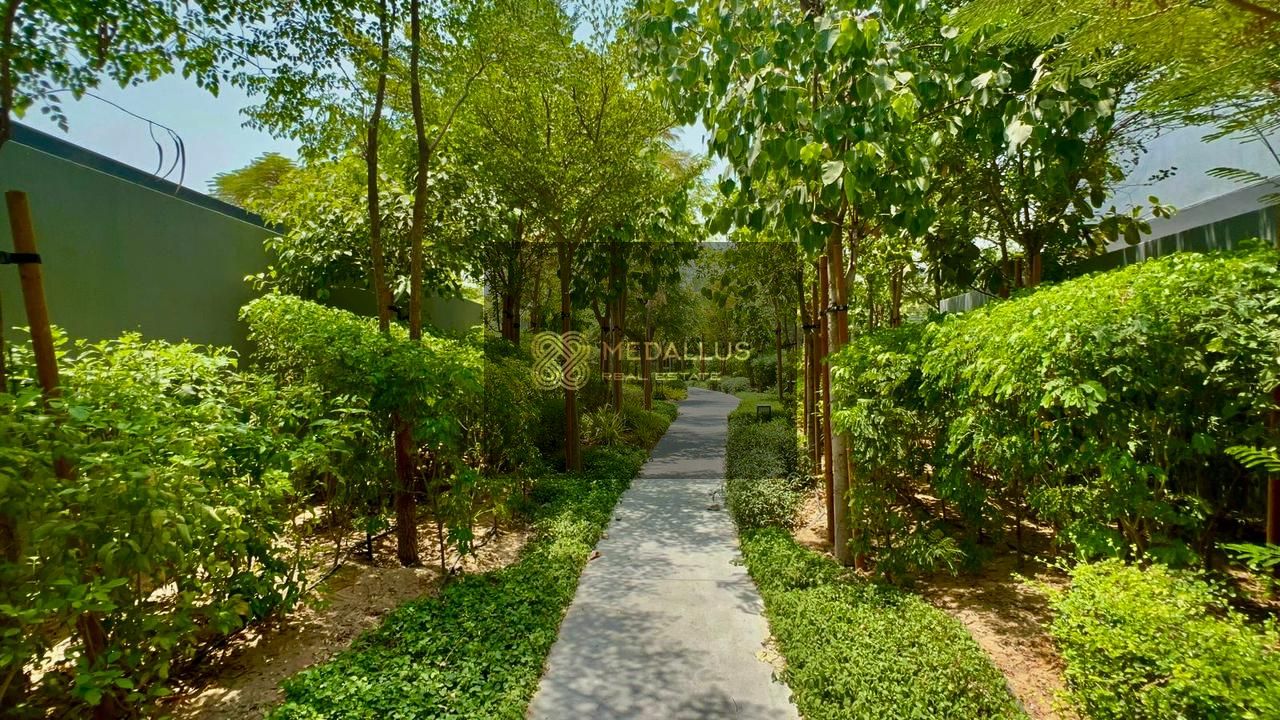 Spacious 3 Bedroom Townhouse | Ready | Prime Location | Good Connectivity