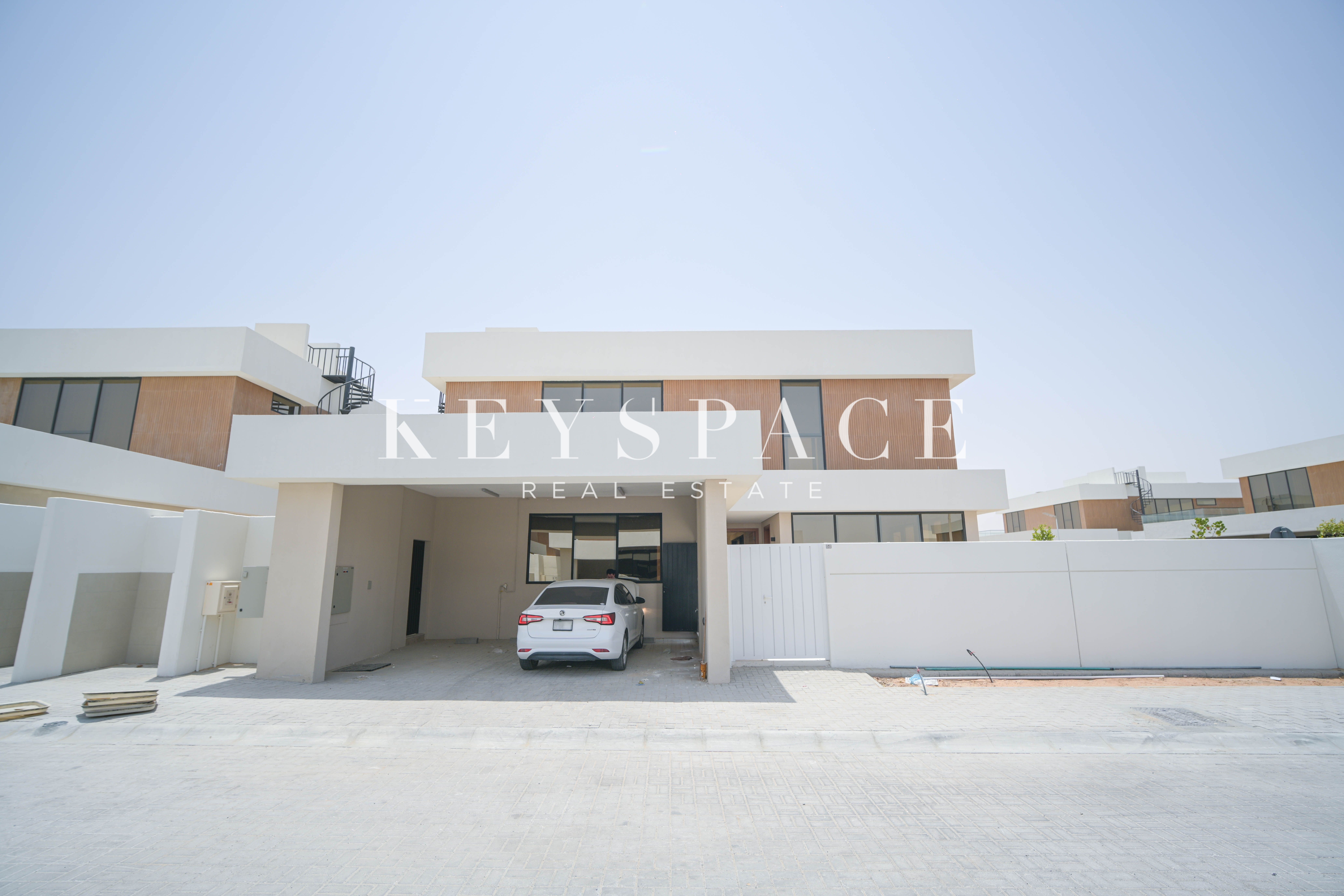 Exquisite 3-Bedroom Corner Villa | Elegant Contemporary Design | Expansive Layout | Golden Visa Eligible | Resale
