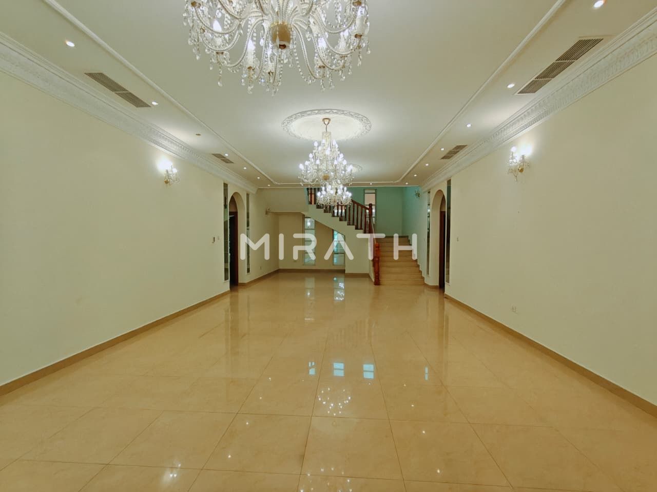 Large 6 bedroom l Independent l Family friendly