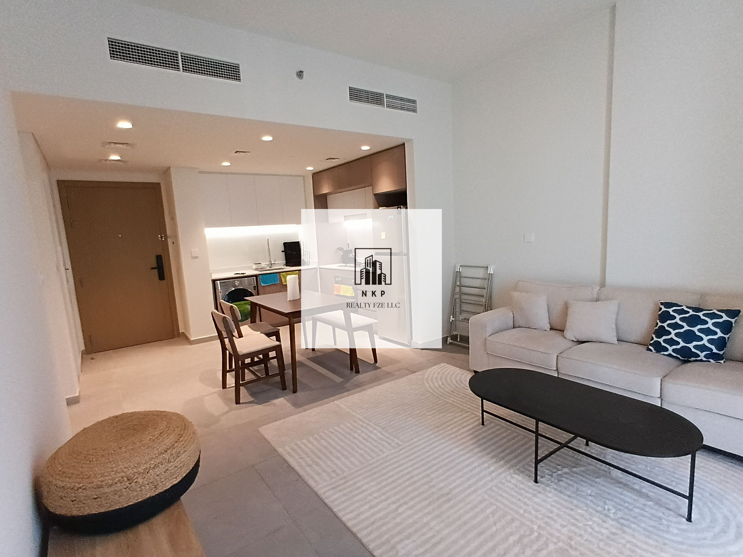 Spacious elegant|2-bedrooms Huge balcony| semi furnished| Amnesties