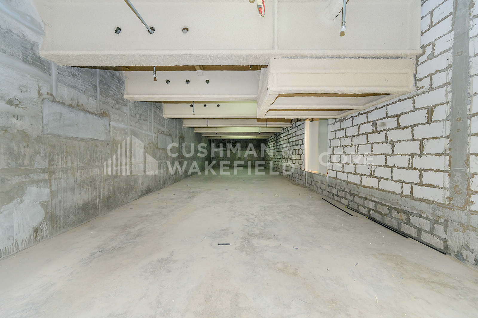 Retail Space | Ideally located | 8 Parking Spaces