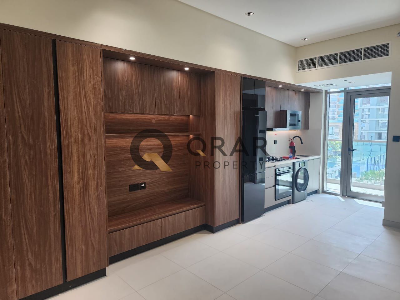 Modern APT | Best Deal | With Balcony l Luxury