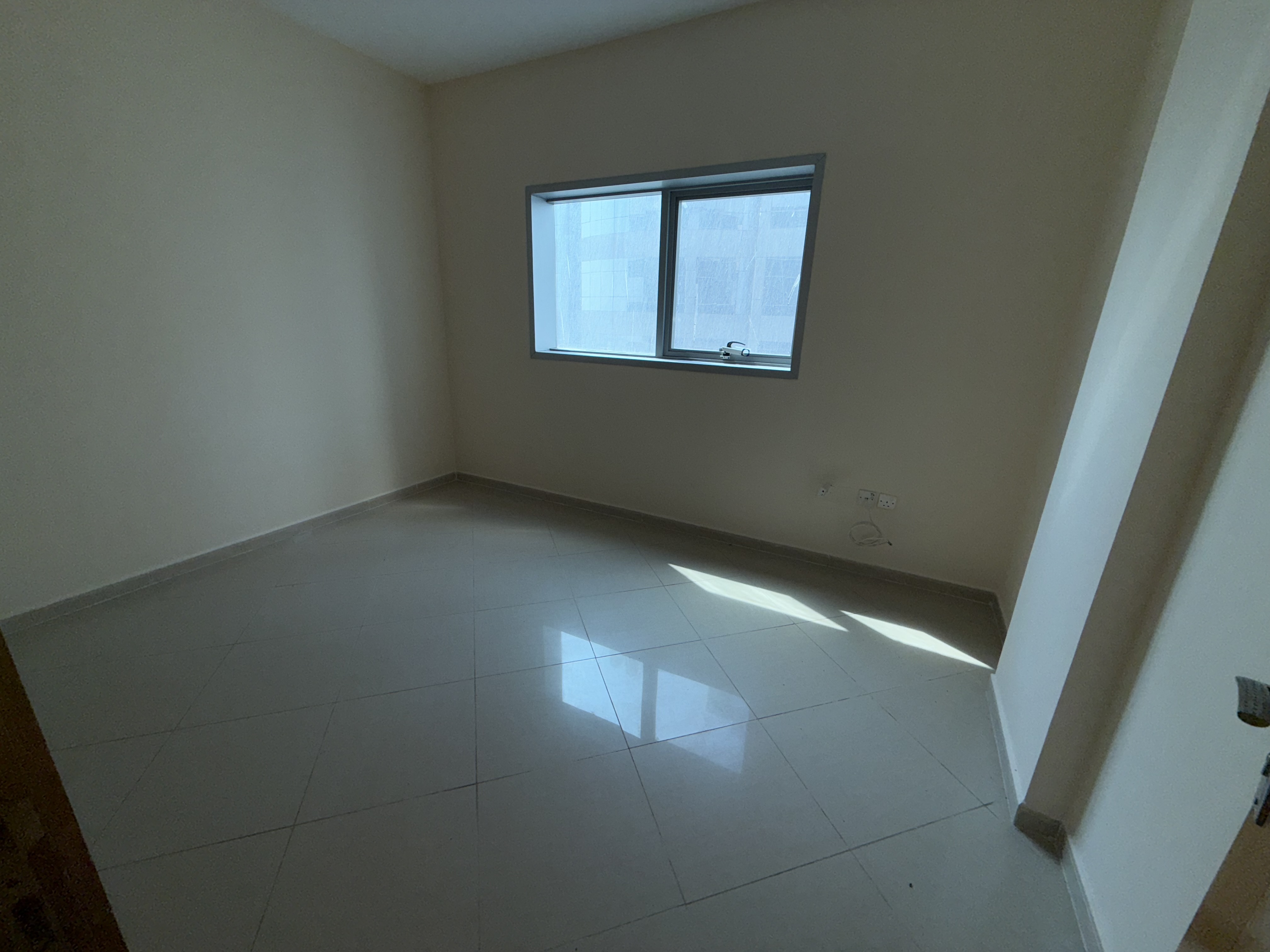 DUBAI BORDER SAHARA CANTRE BESIDE 1BHK AVAILABLE AL NAHDA