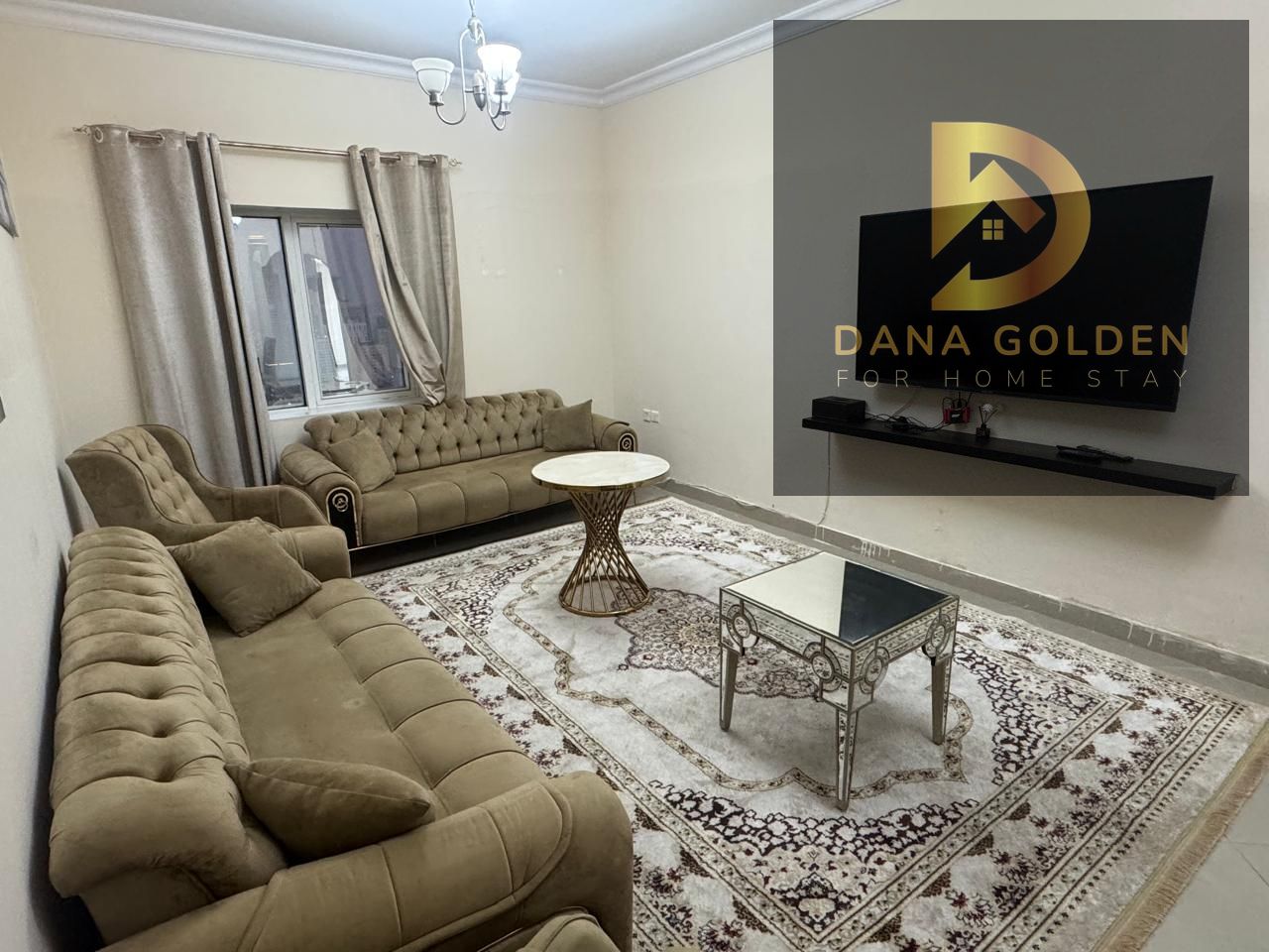 Two rooms, a hall, a large maid's room, a balcony with a beautiful view of all of Sharjah, a high floor, a large kitchen, and a master bedroom VIP