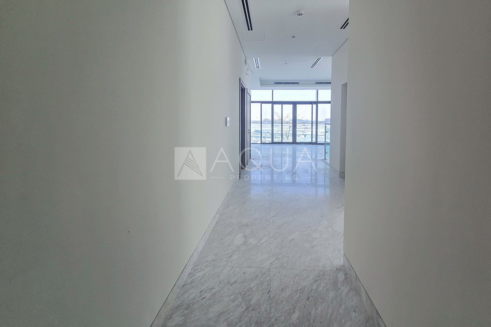 STYLISH VILLA | MBR CITY l VACANT
